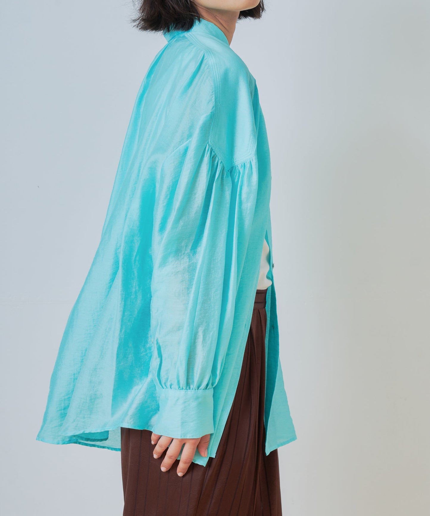 sheer volume blouse / WHT25HBL4065