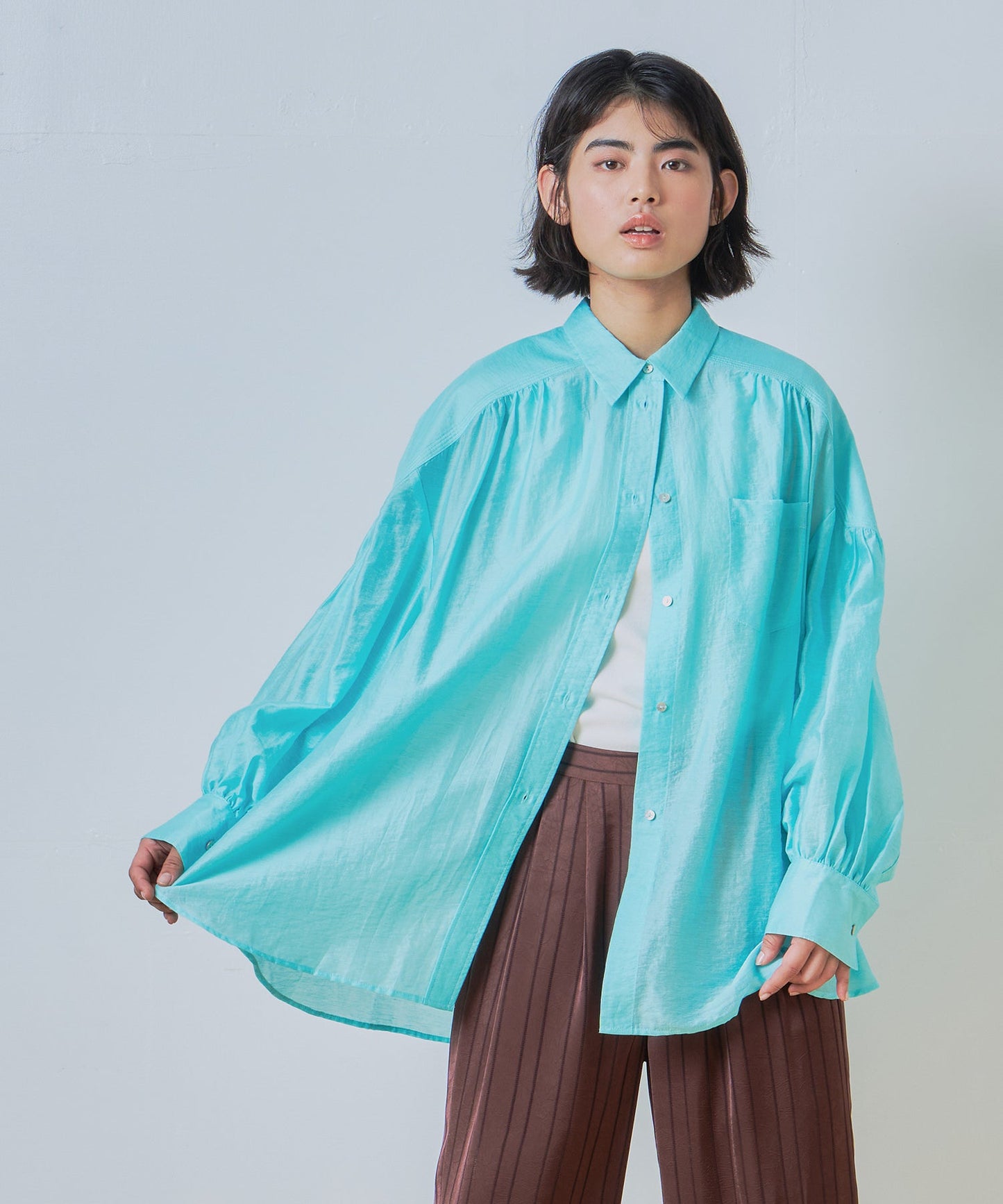 sheer volume blouse / WHT25HBL4065