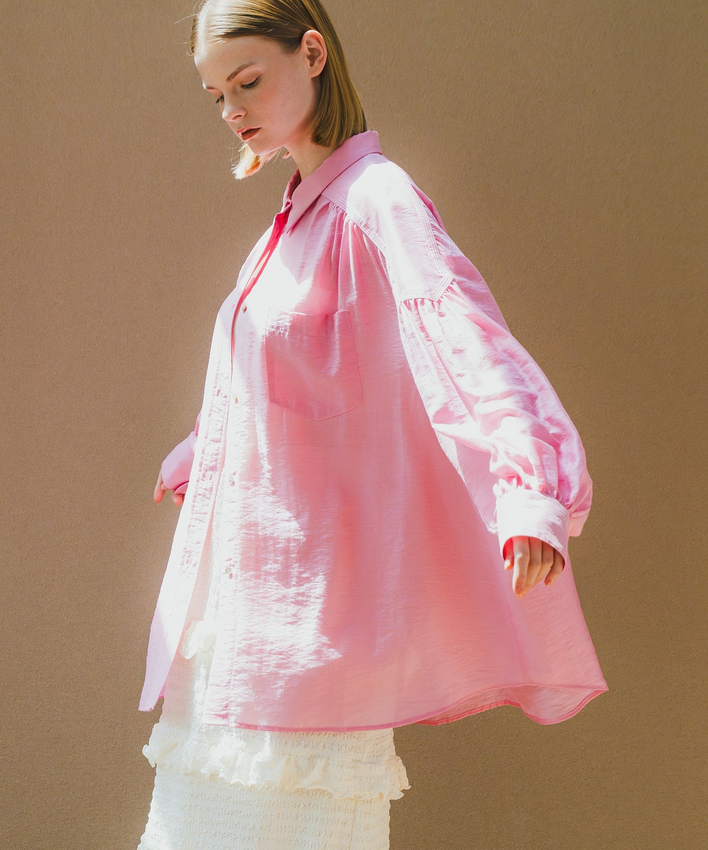 sheer volume blouse / WHT25HBL4065