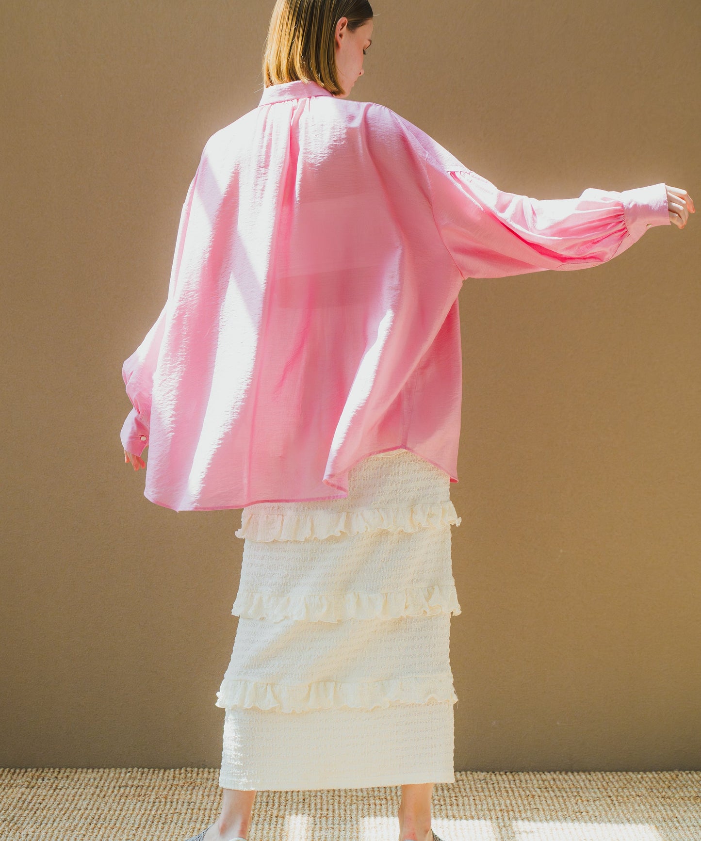 sheer volume blouse / WHT25HBL4065