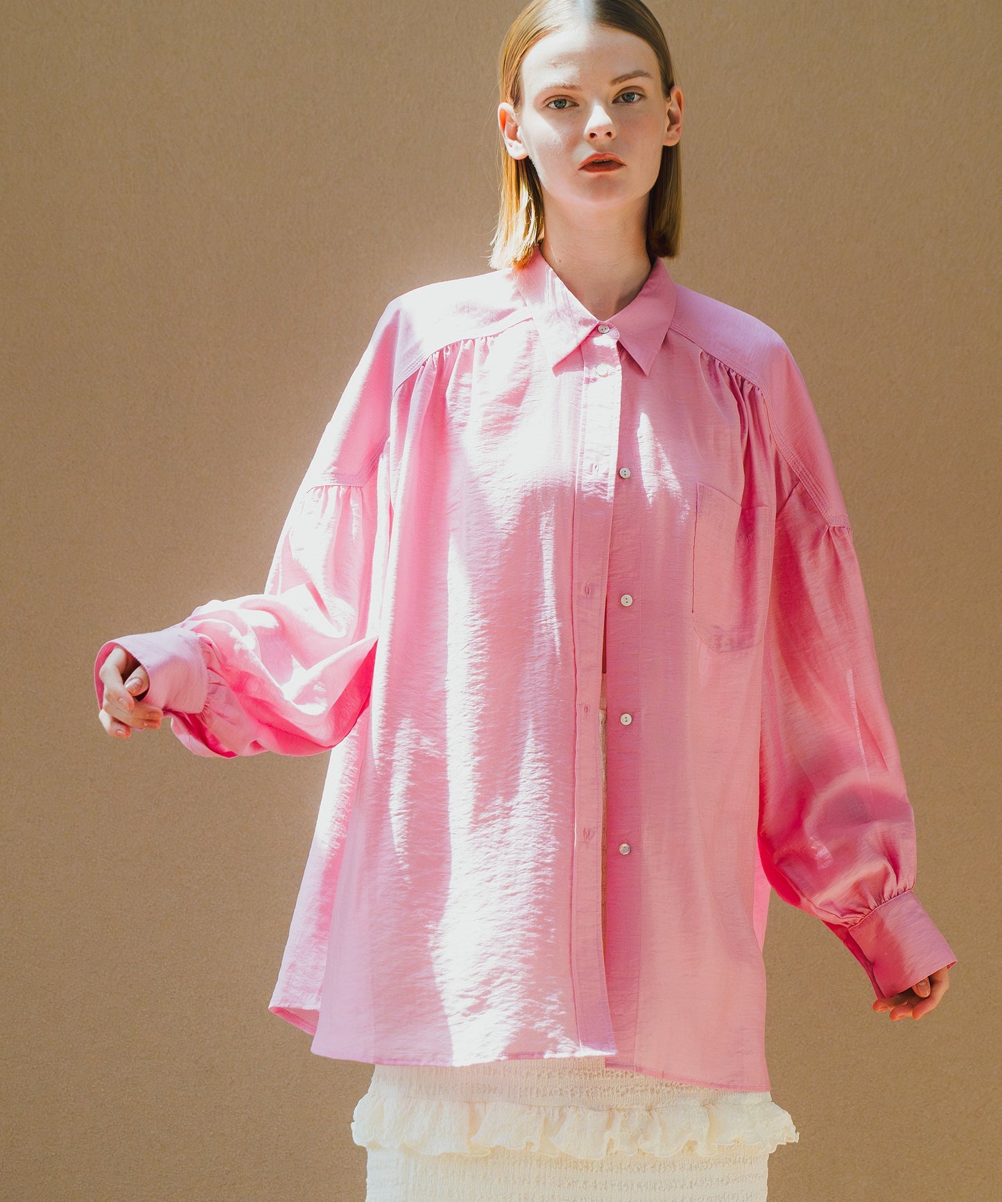 sheer volume blouse / WHT25HBL4065