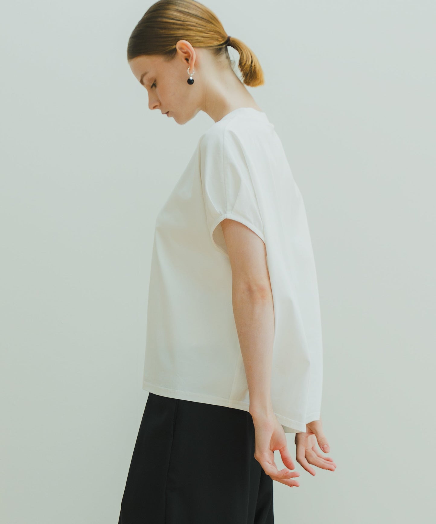 drop french sleeve tee / WHT25HBL4071