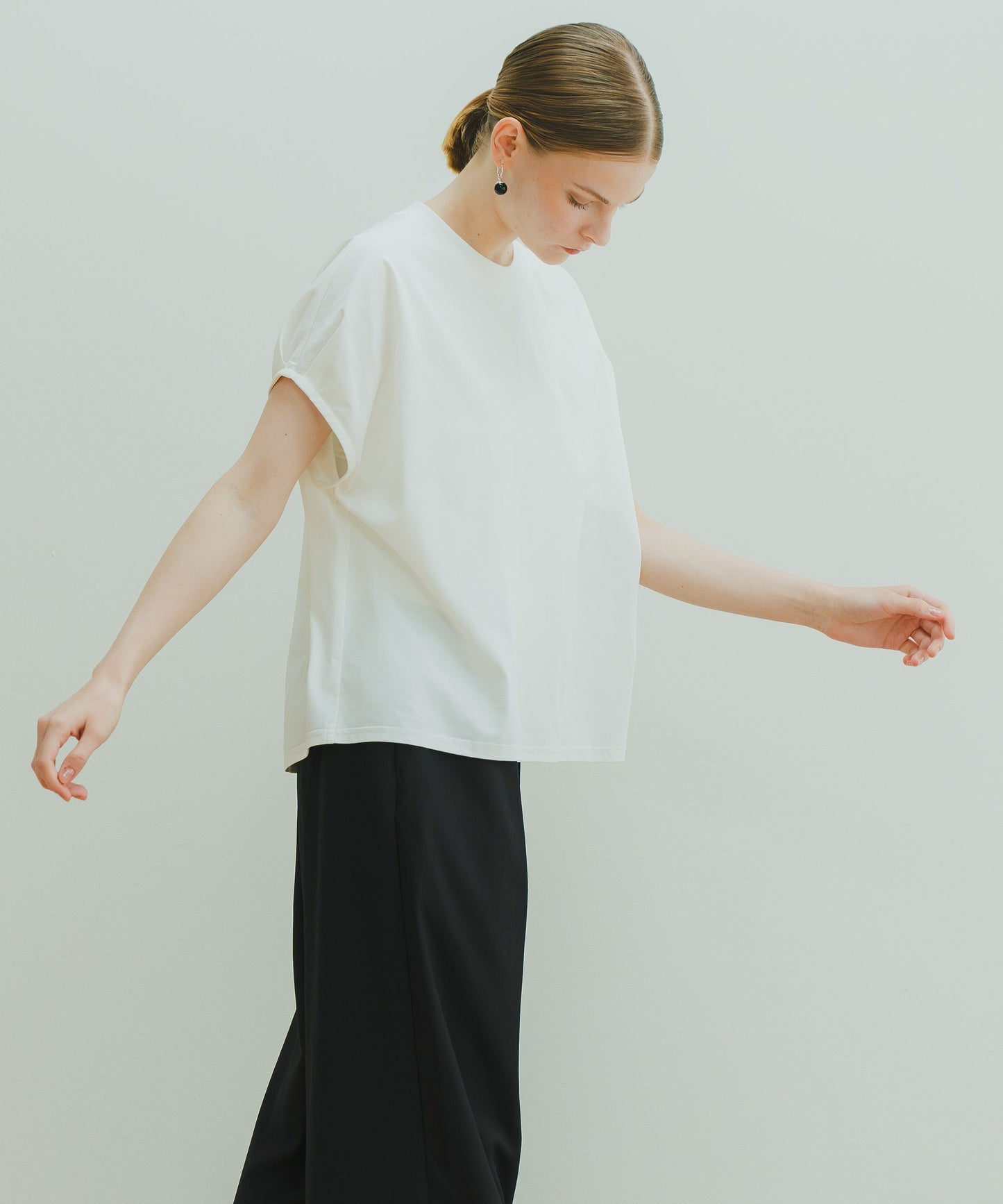 drop french sleeve tee / WHT25HBL4071