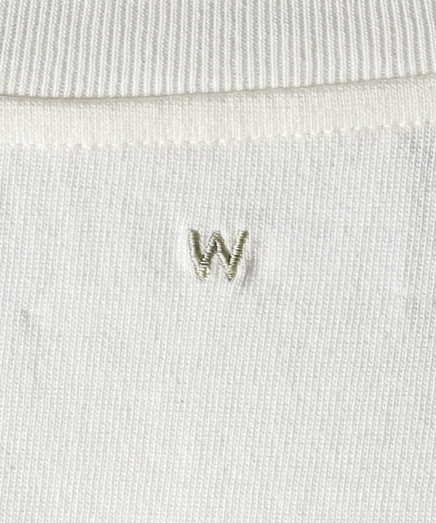 round switch tee / WHT25HBL4073