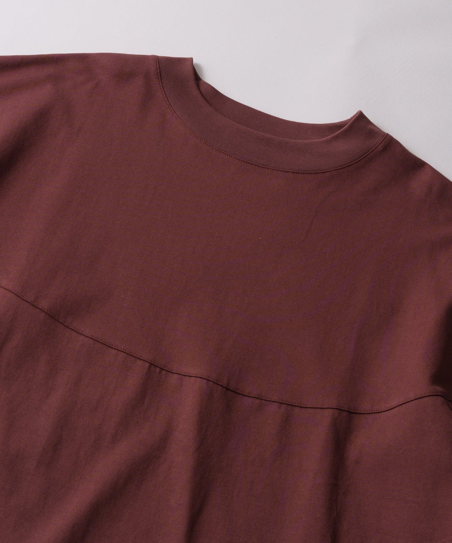 round switch tee / WHT25HBL4073