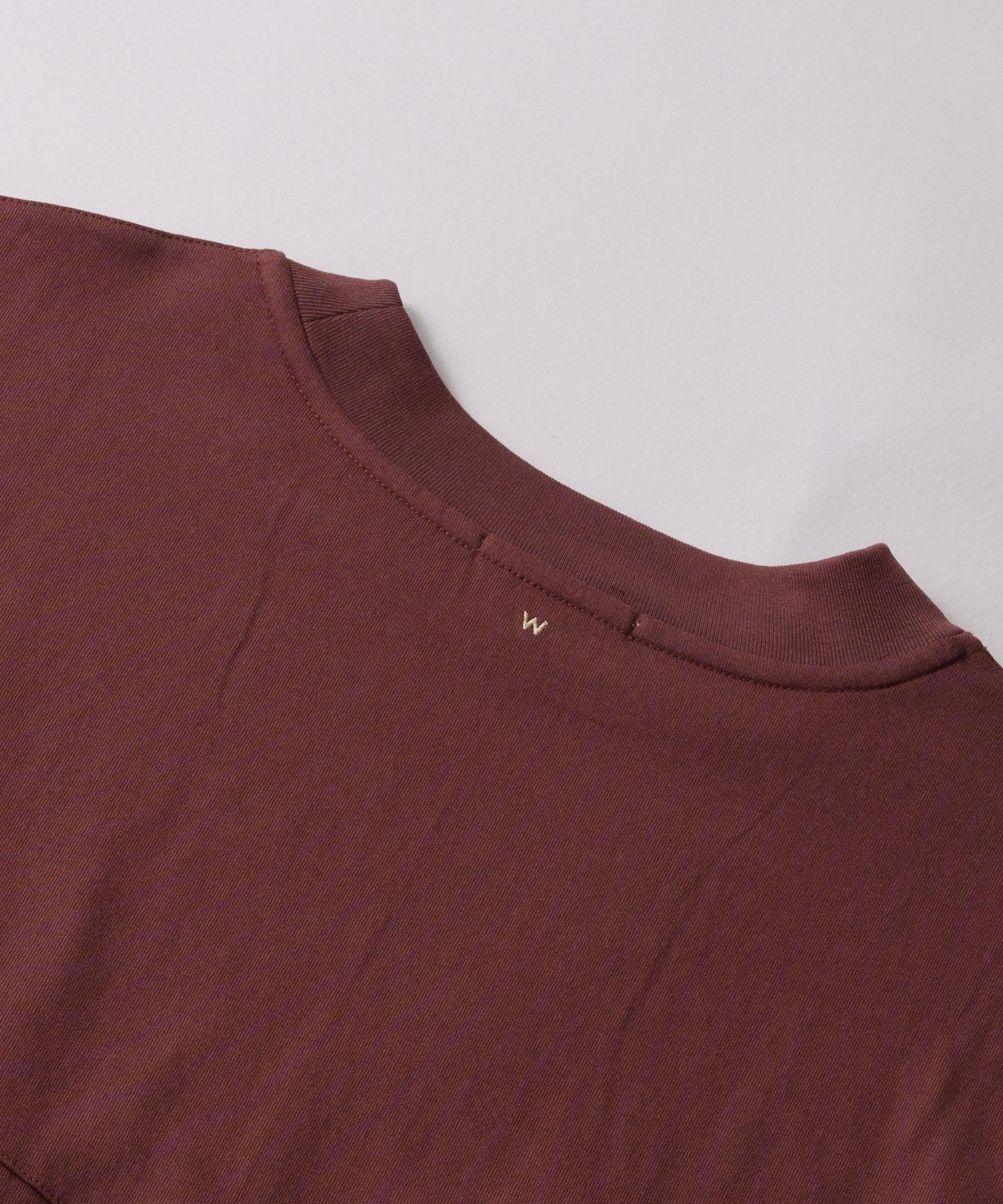 round switch tee / WHT25HBL4073