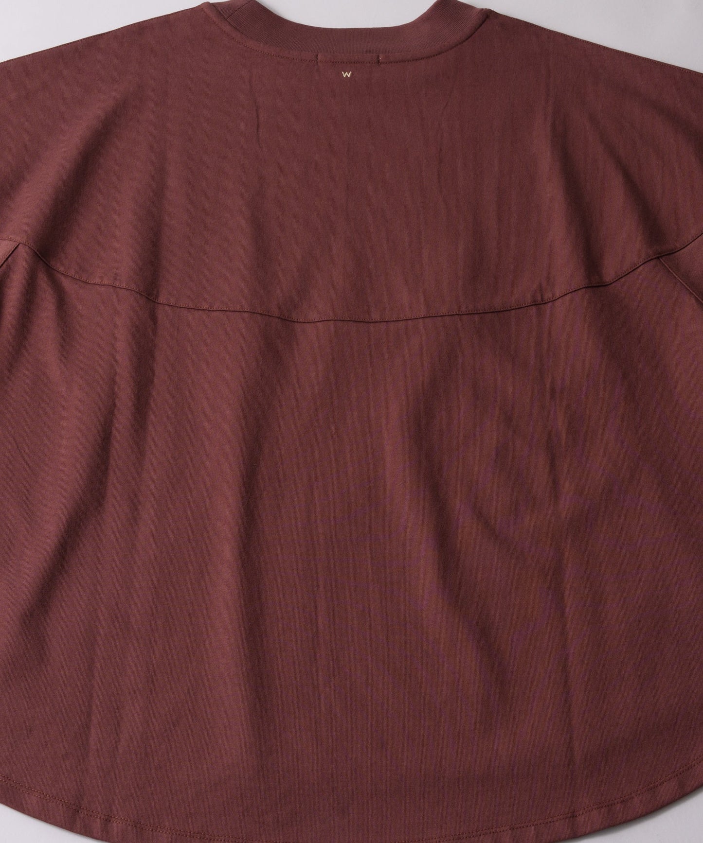 round switch tee / WHT25HBL4073