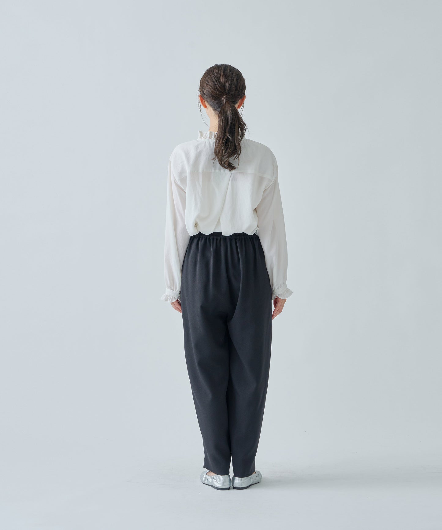 ROUND TAPERED PANTS / WHT25HPT4047