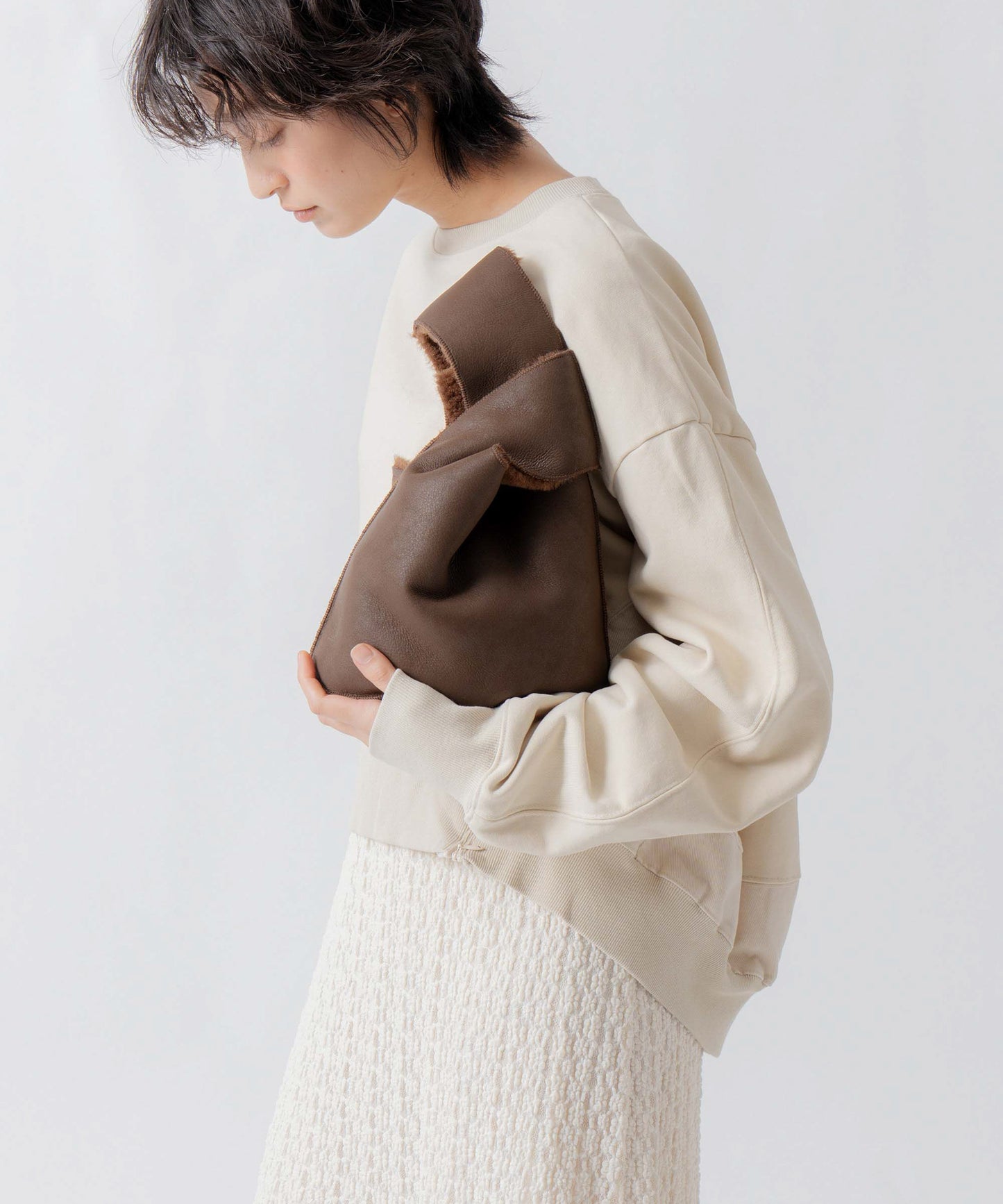 reversible boa bag / WHT26FAC4018