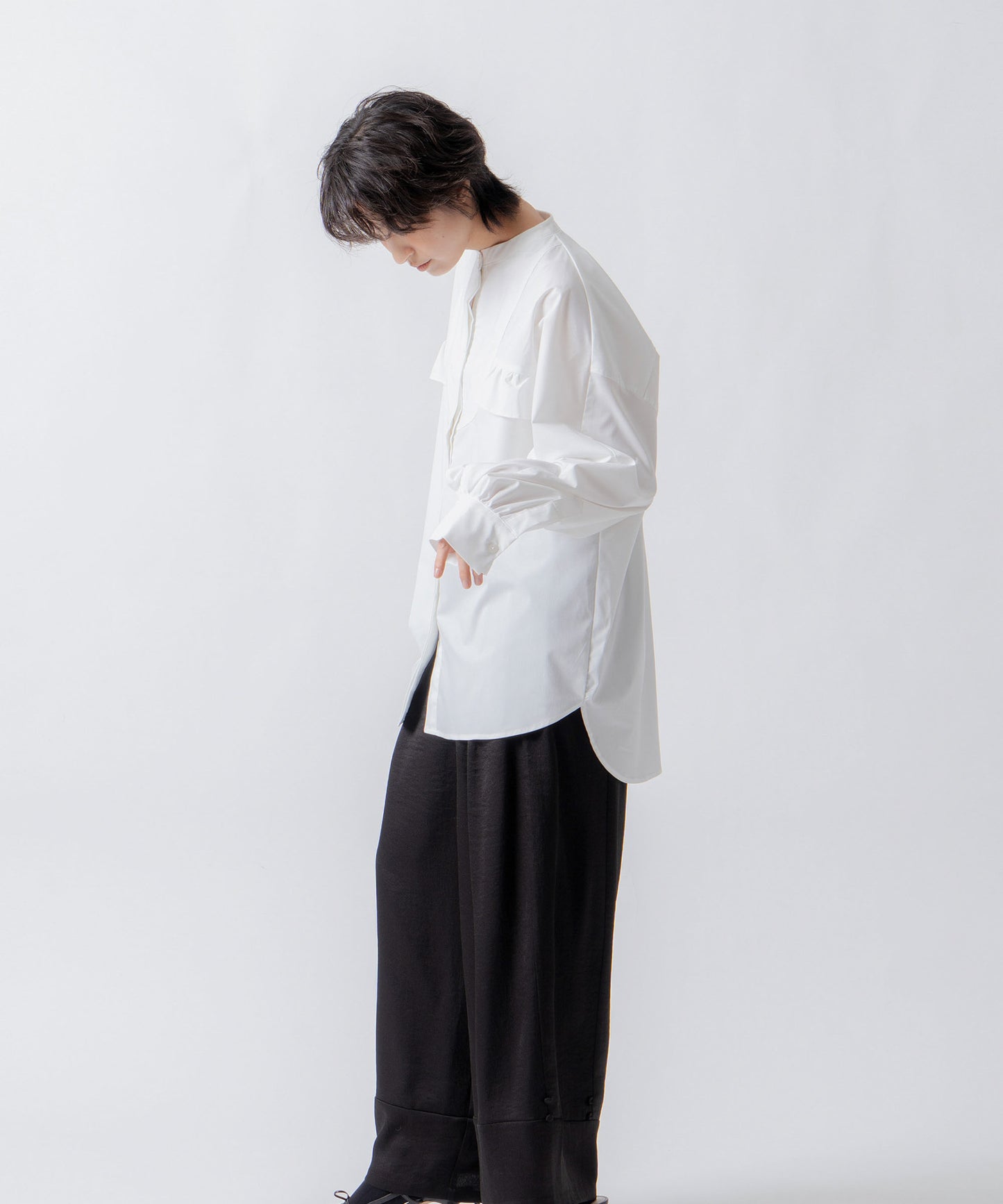 curve frill blouse / WHT26FBL4100