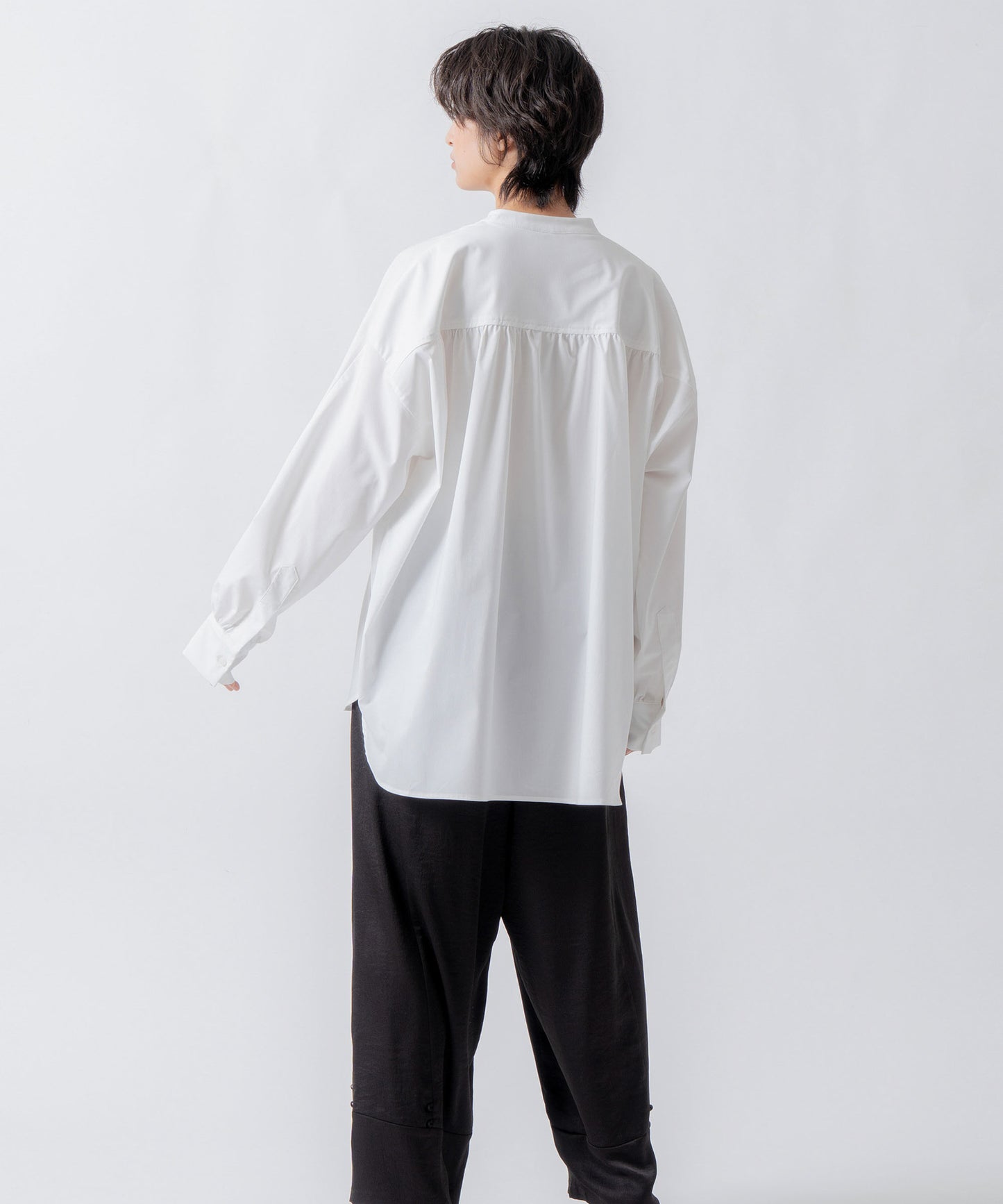 curve frill blouse / WHT26FBL4100
