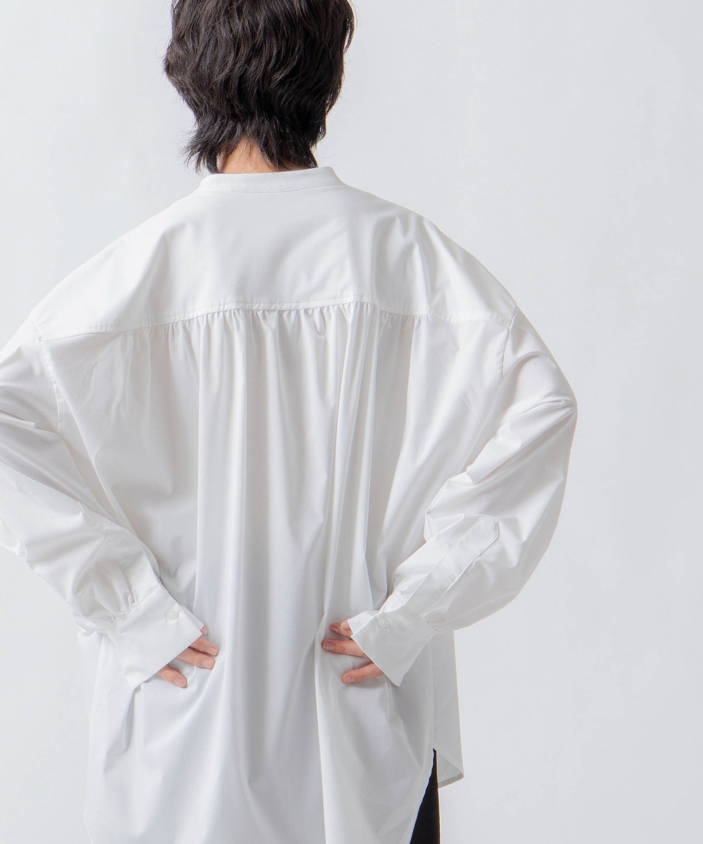 curve frill blouse / WHT26FBL4100