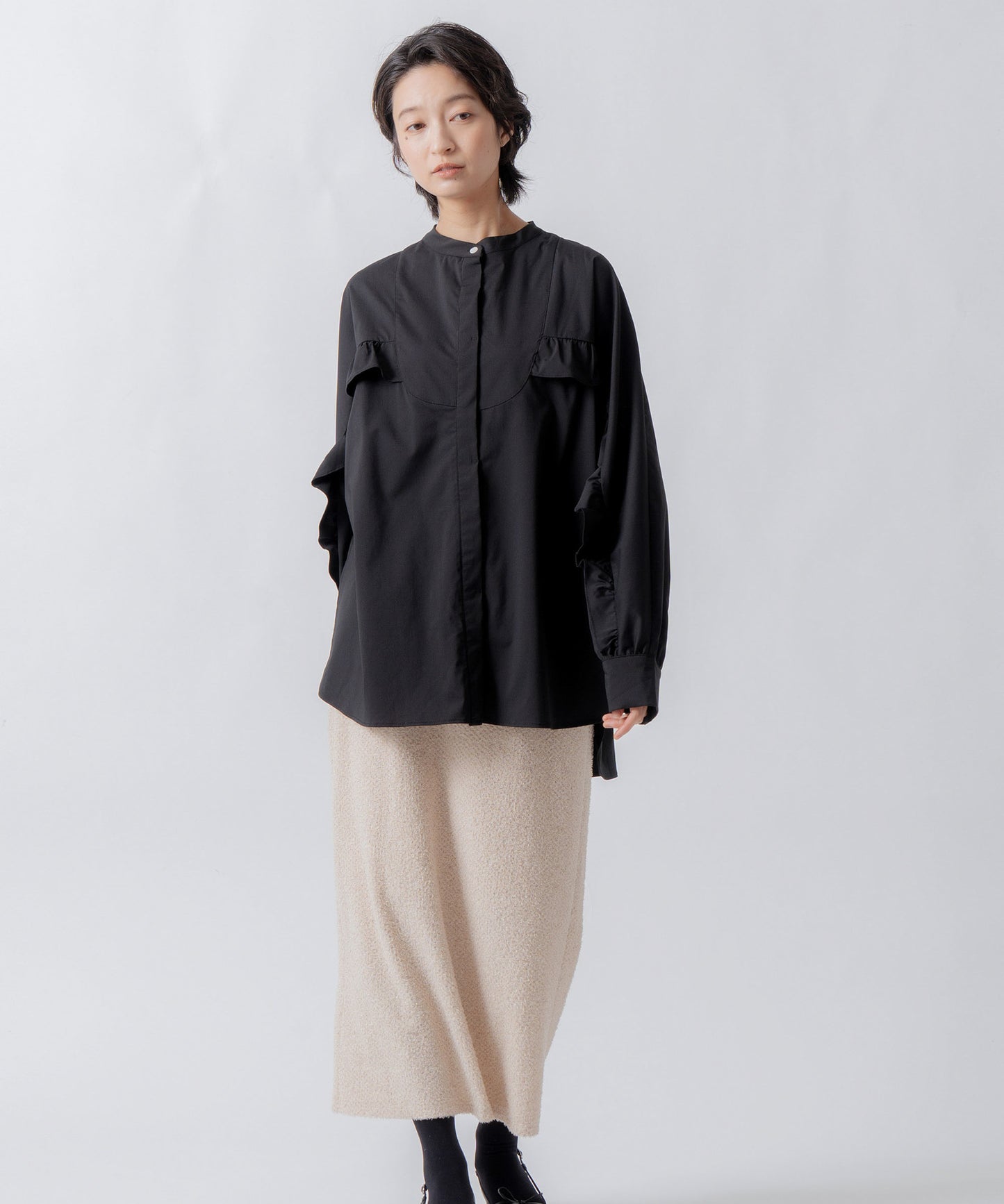 curve frill blouse / WHT26FBL4100
