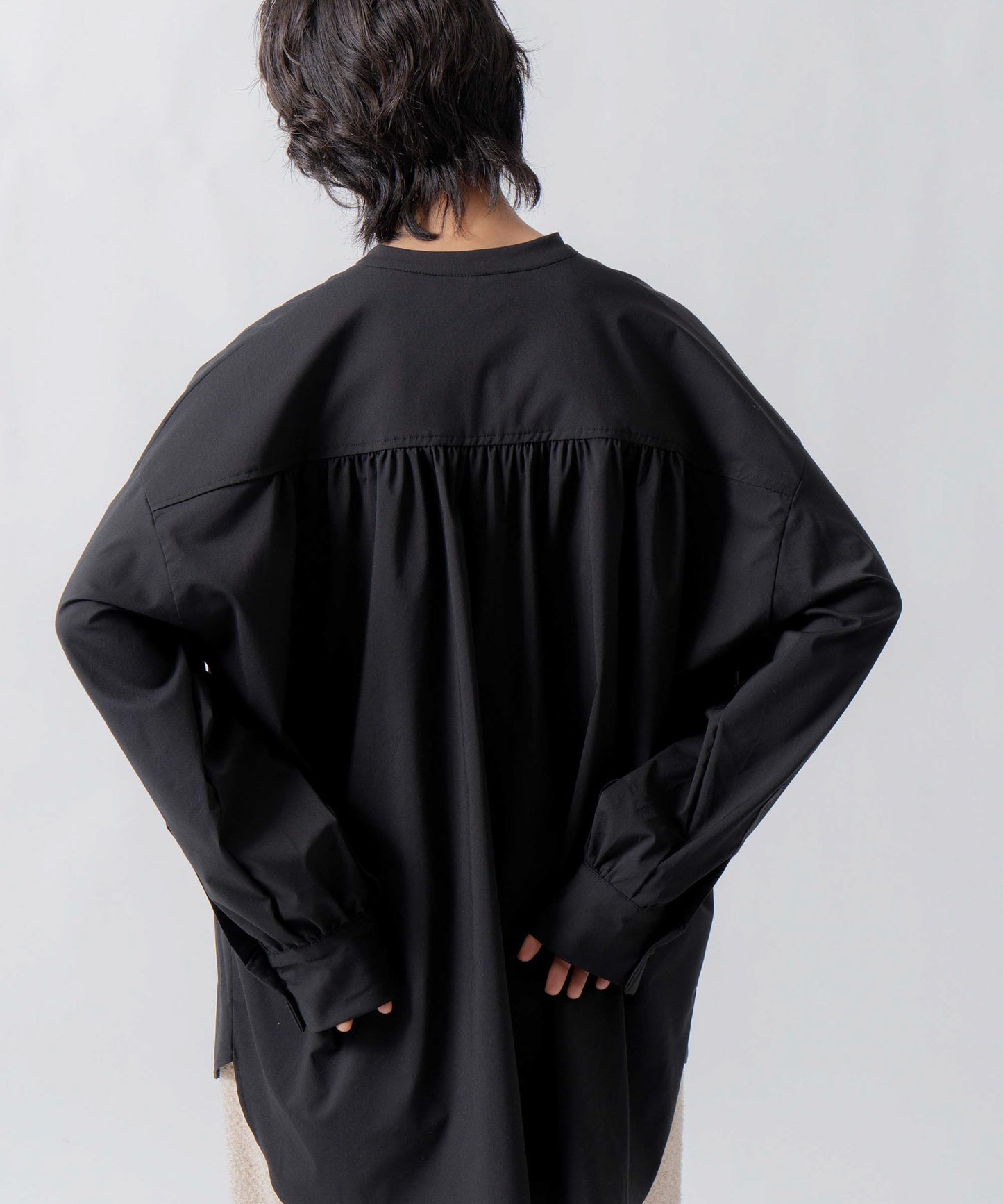 curve frill blouse / WHT26FBL4100