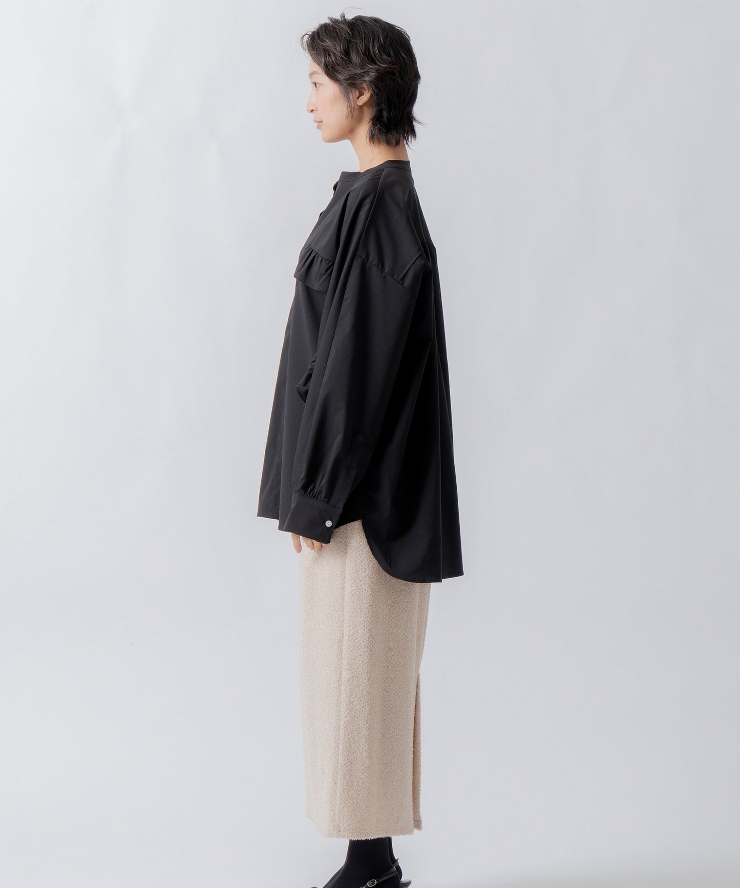 curve frill blouse / WHT26FBL4100