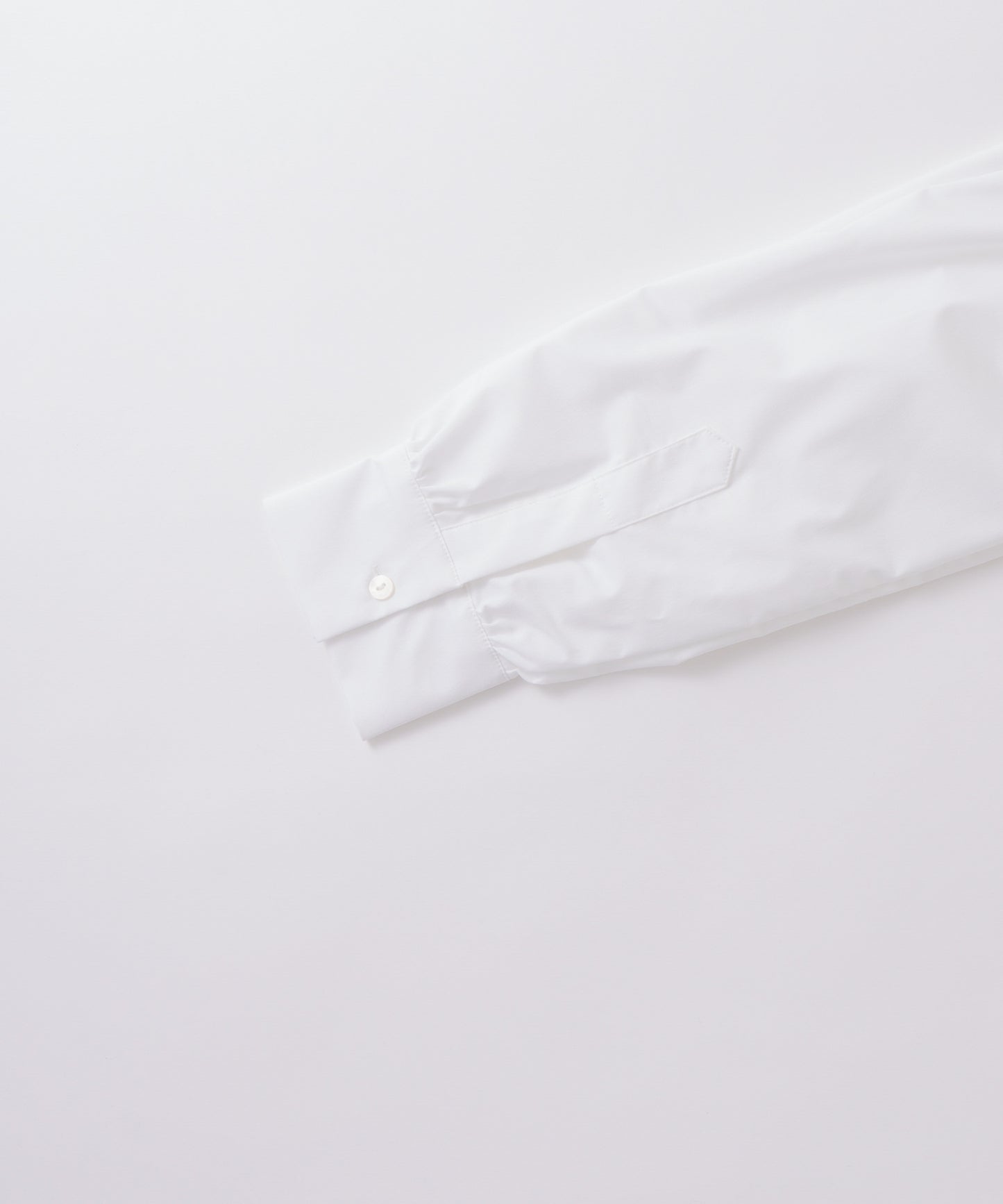 curve frill blouse / WHT26FBL4100