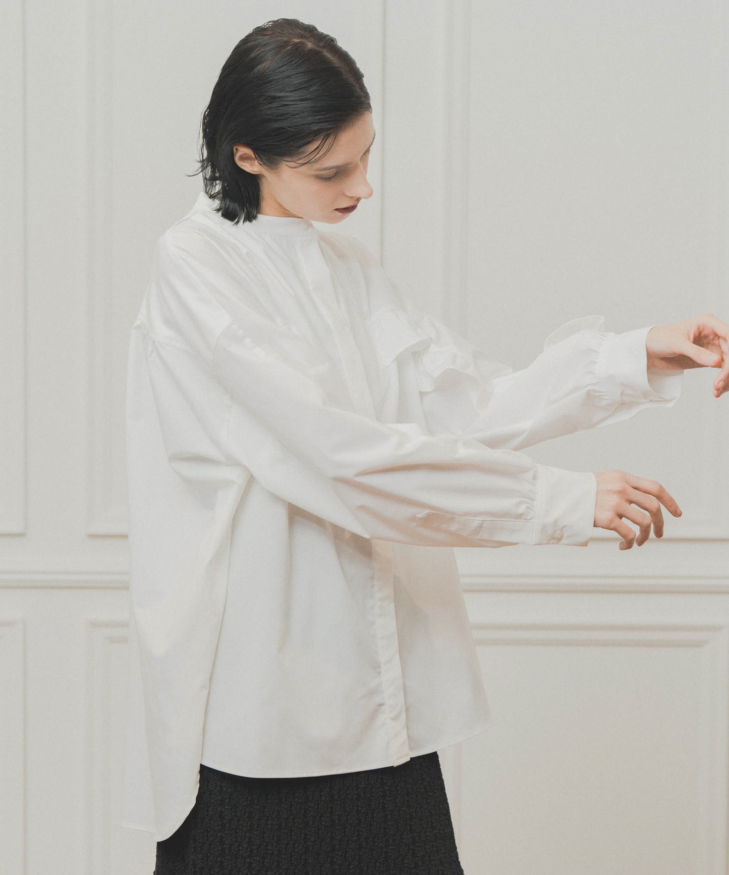 curve frill blouse / WHT26FBL4100