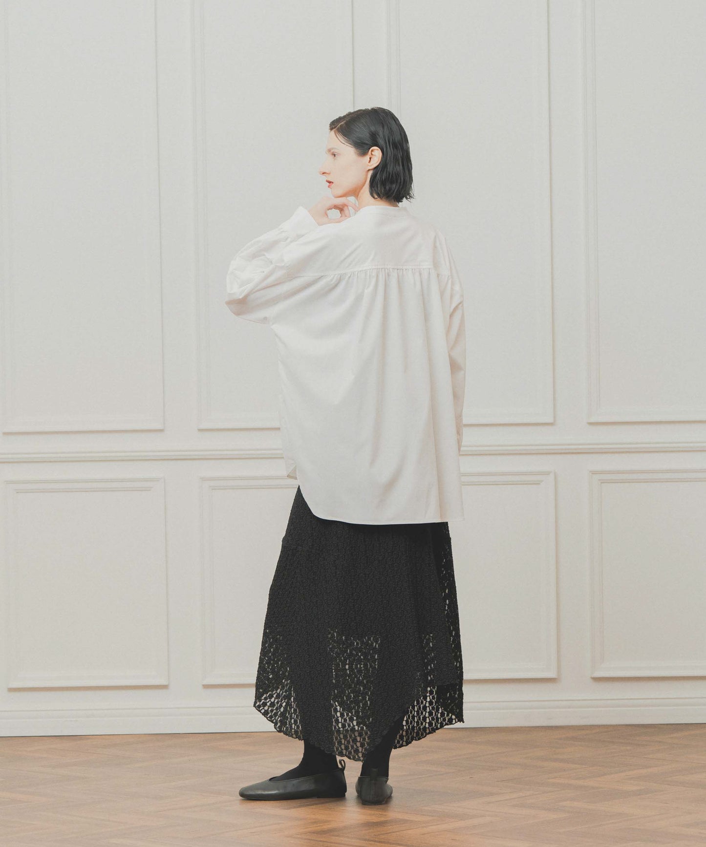 curve frill blouse / WHT26FBL4100