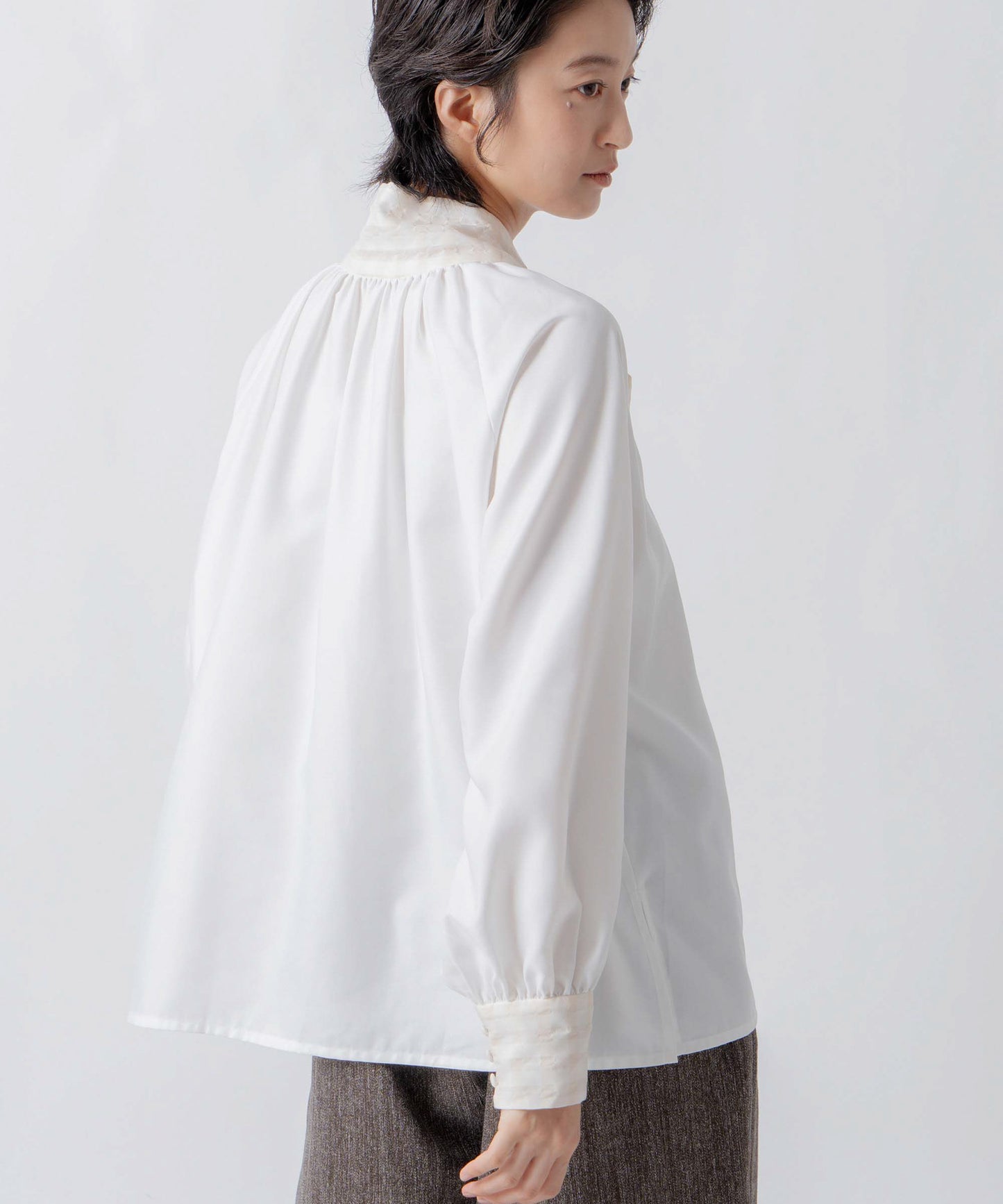 check pattern bou tie blouse / WHT26FBL4101