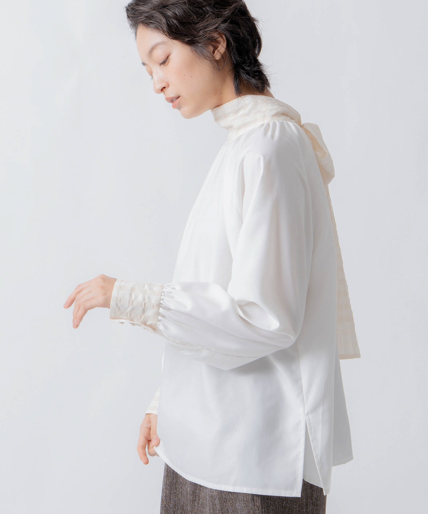 check pattern bou tie blouse / WHT26FBL4101