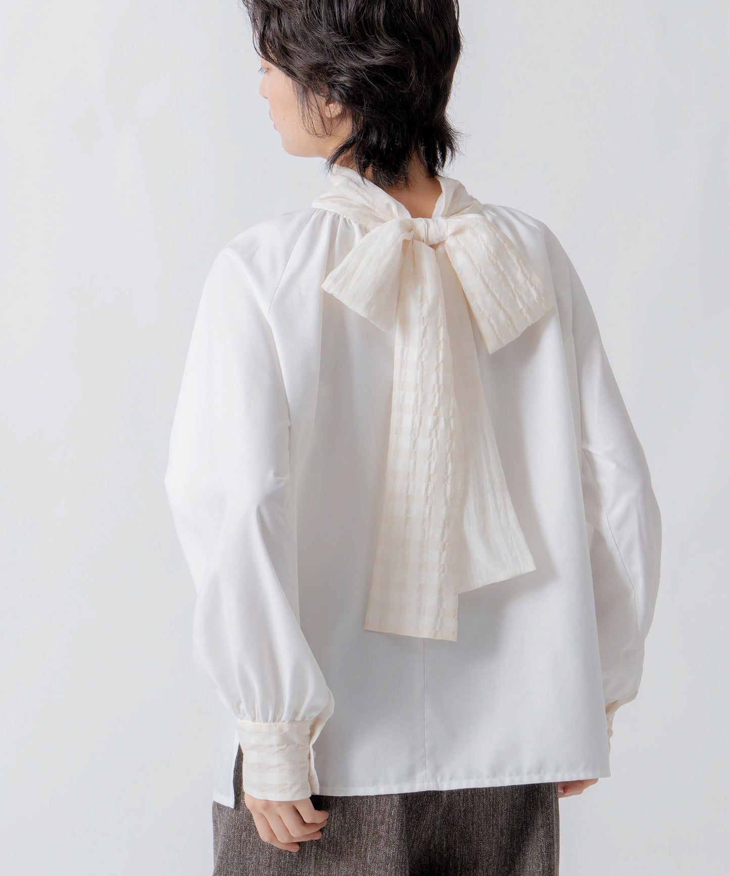 check pattern bou tie blouse / WHT26FBL4101