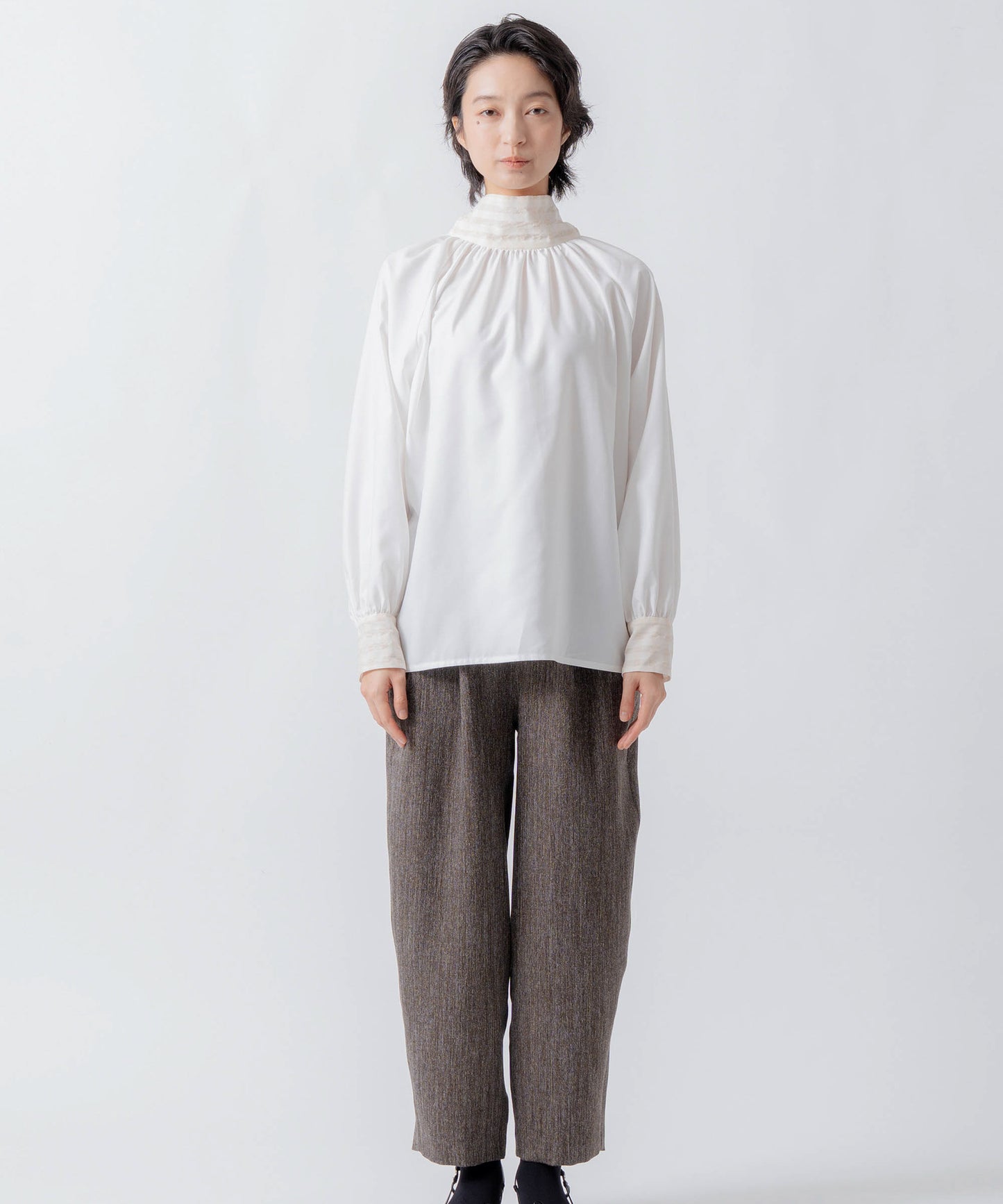 check pattern bou tie blouse / WHT26FBL4101