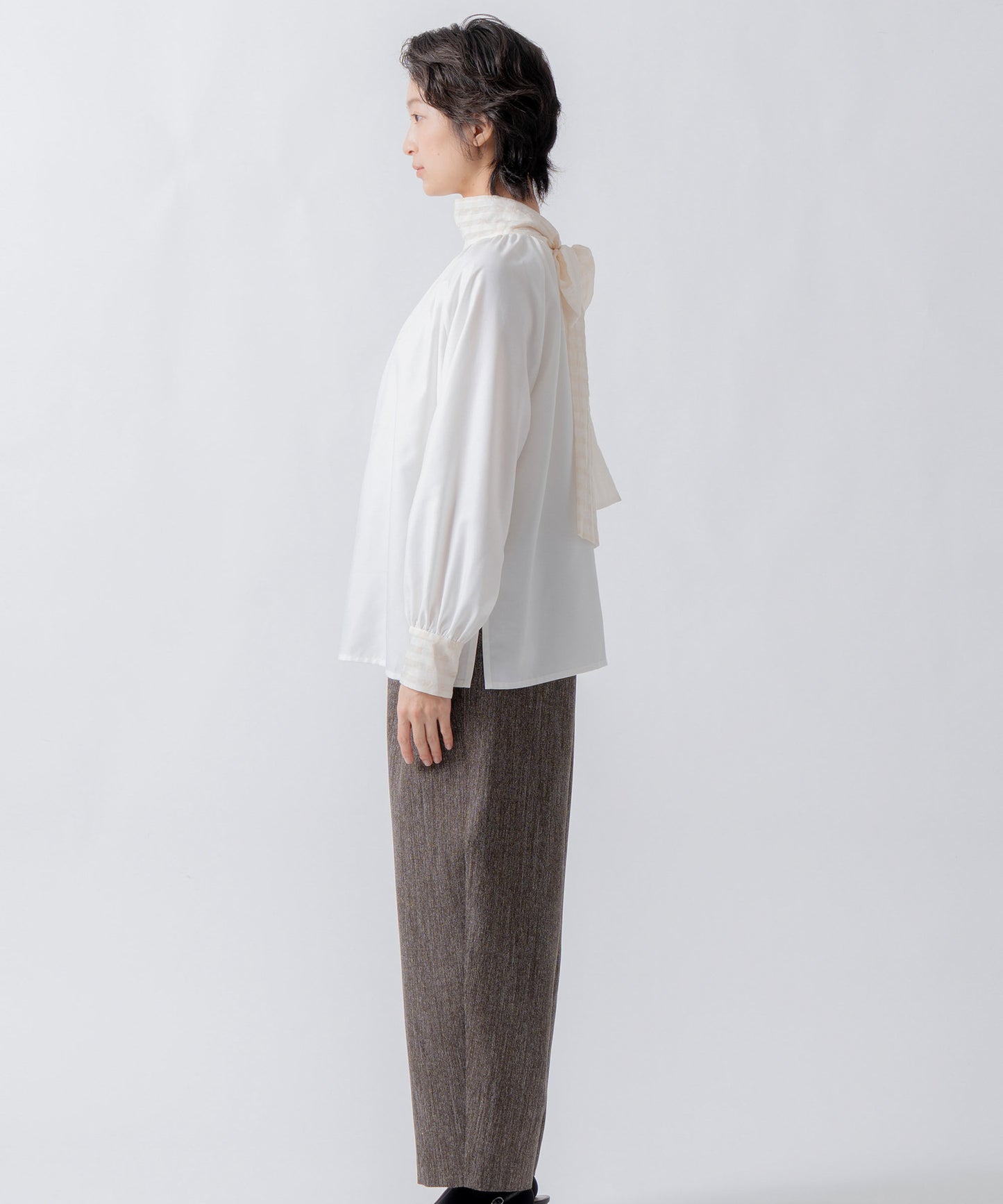 check pattern bou tie blouse / WHT26FBL4101