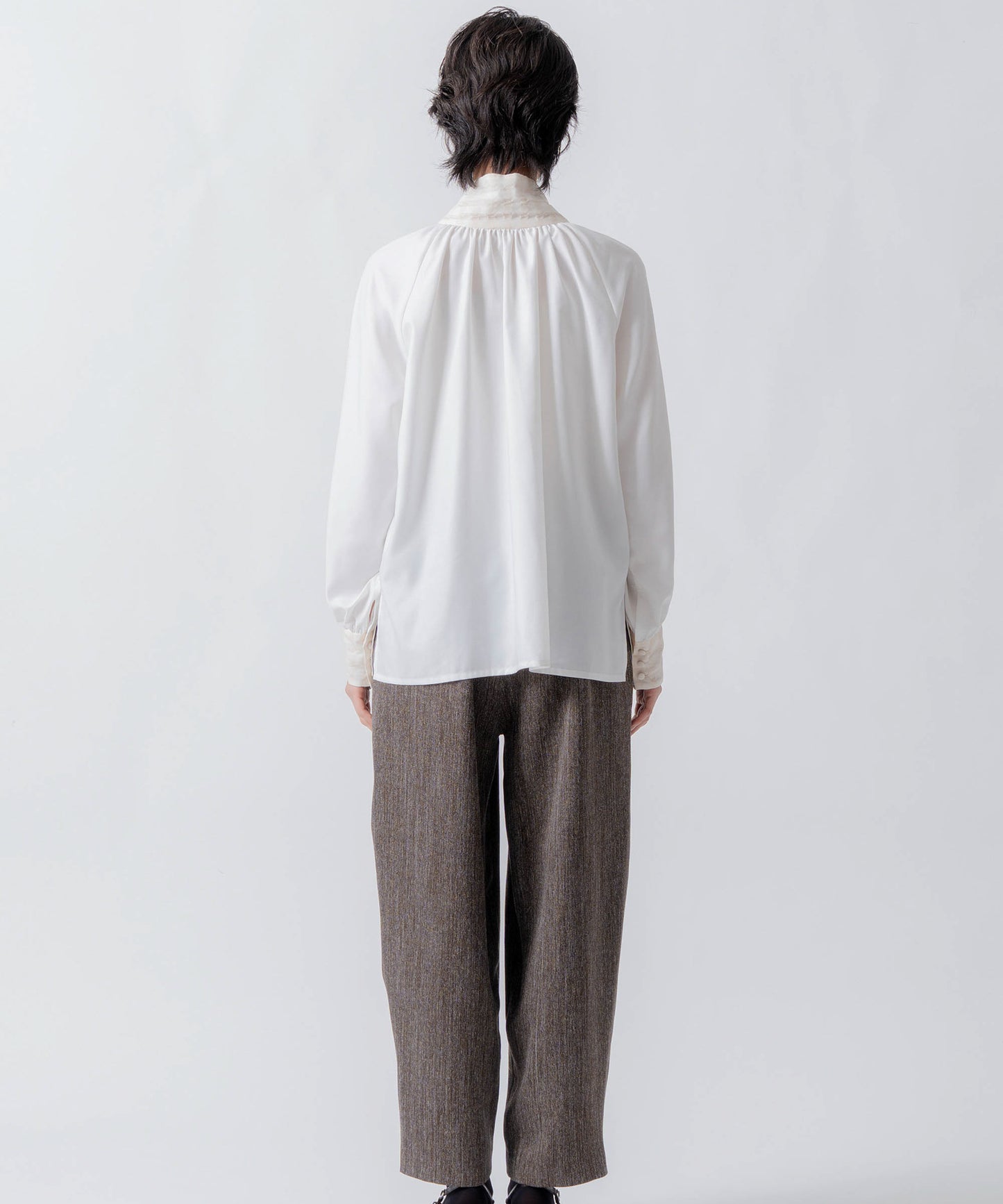 check pattern bou tie blouse / WHT26FBL4101