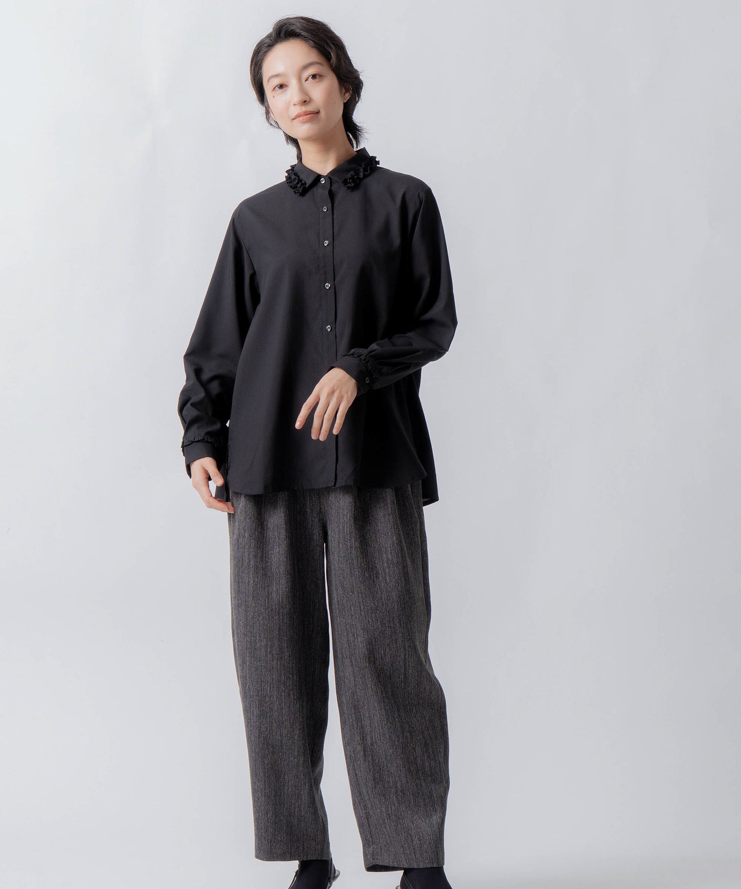frill collar blouse / WHT26FBL4102