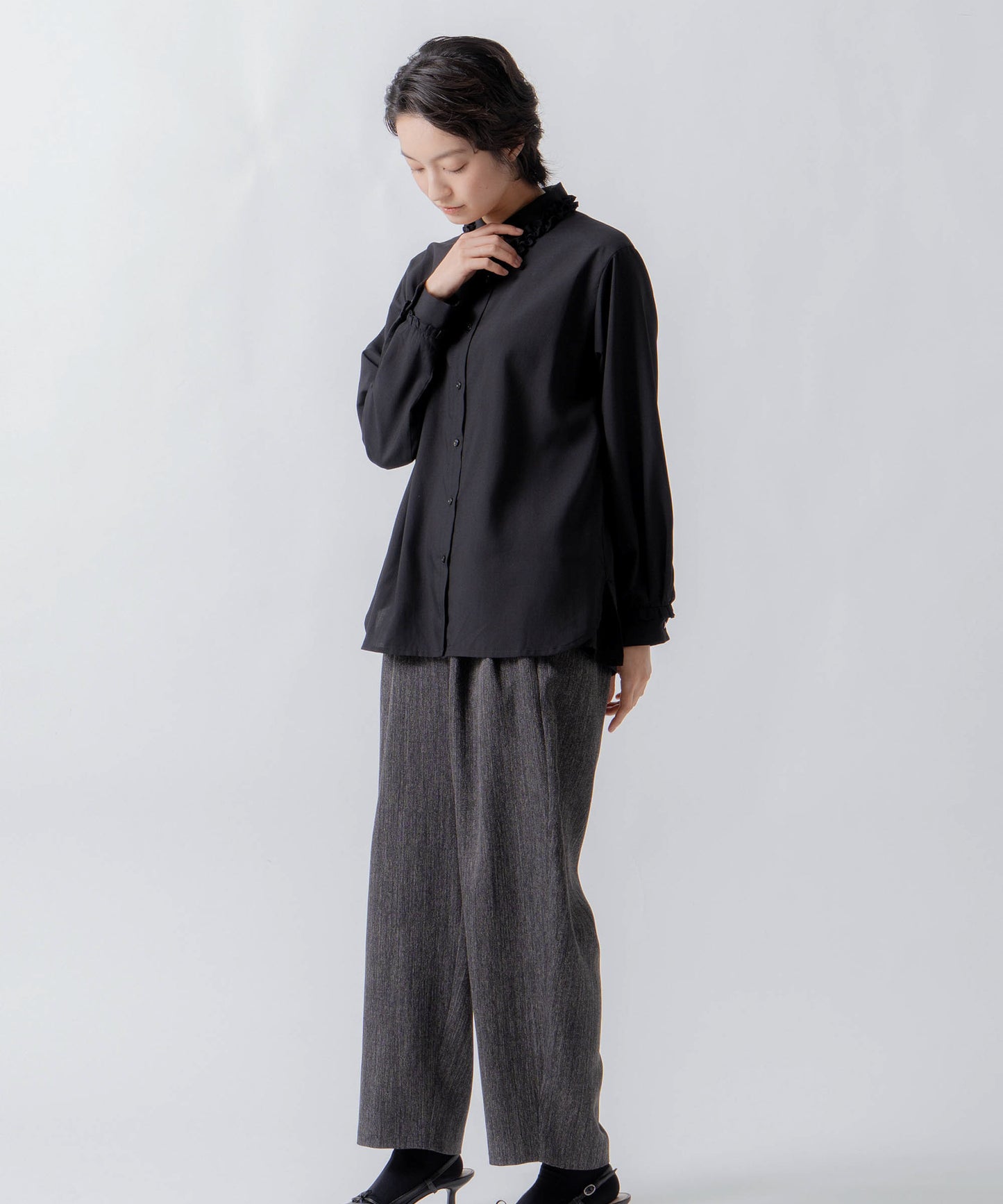 frill collar blouse / WHT26FBL4102