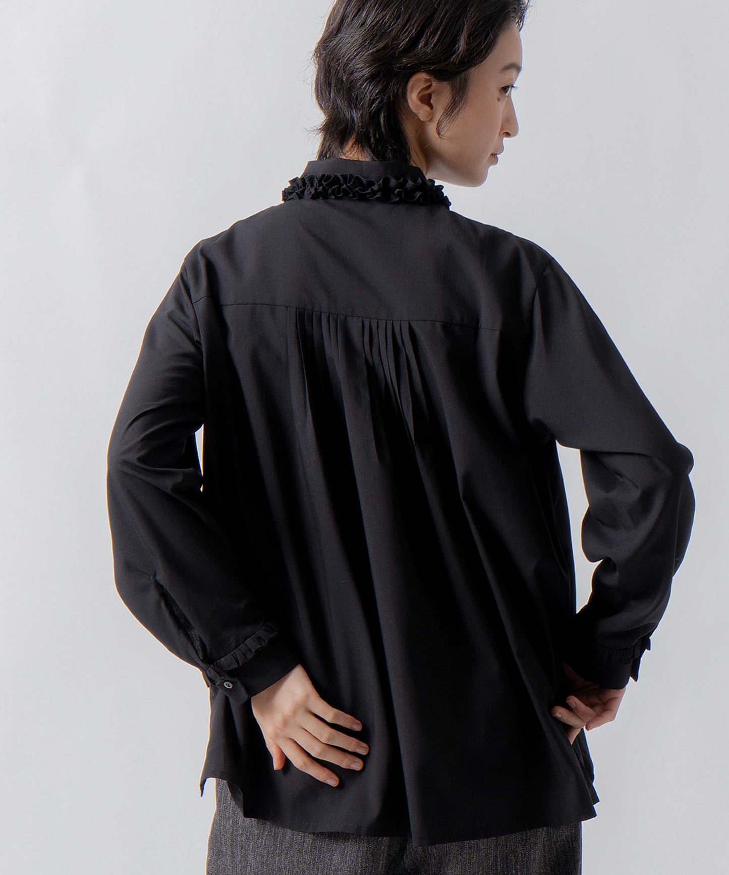 frill collar blouse / WHT26FBL4102