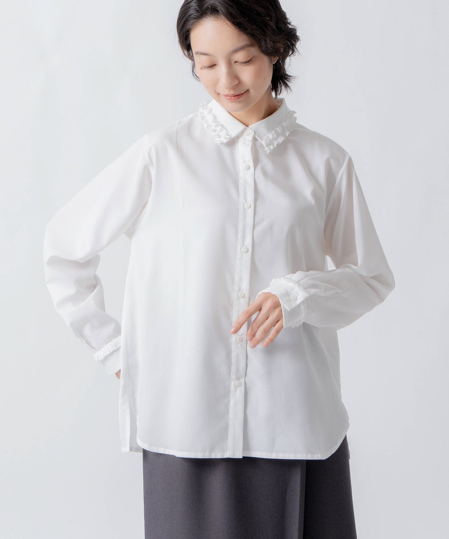 frill collar blouse / WHT26FBL4102
