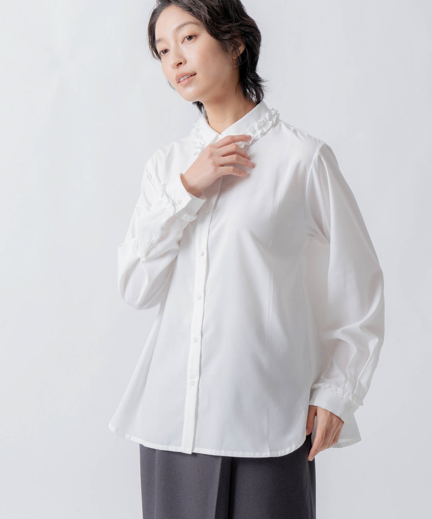 frill collar blouse / WHT26FBL4102