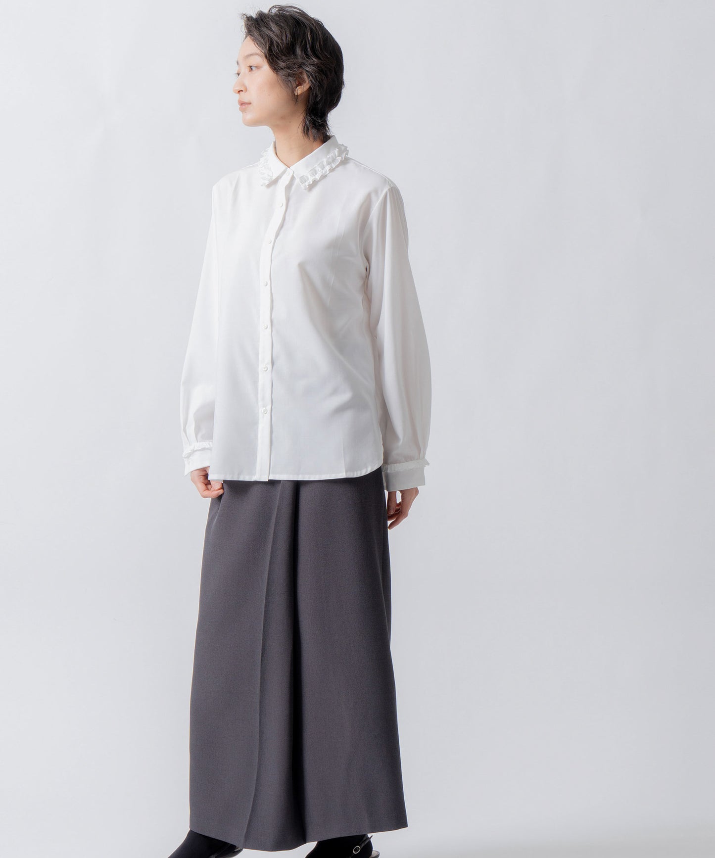 frill collar blouse / WHT26FBL4102