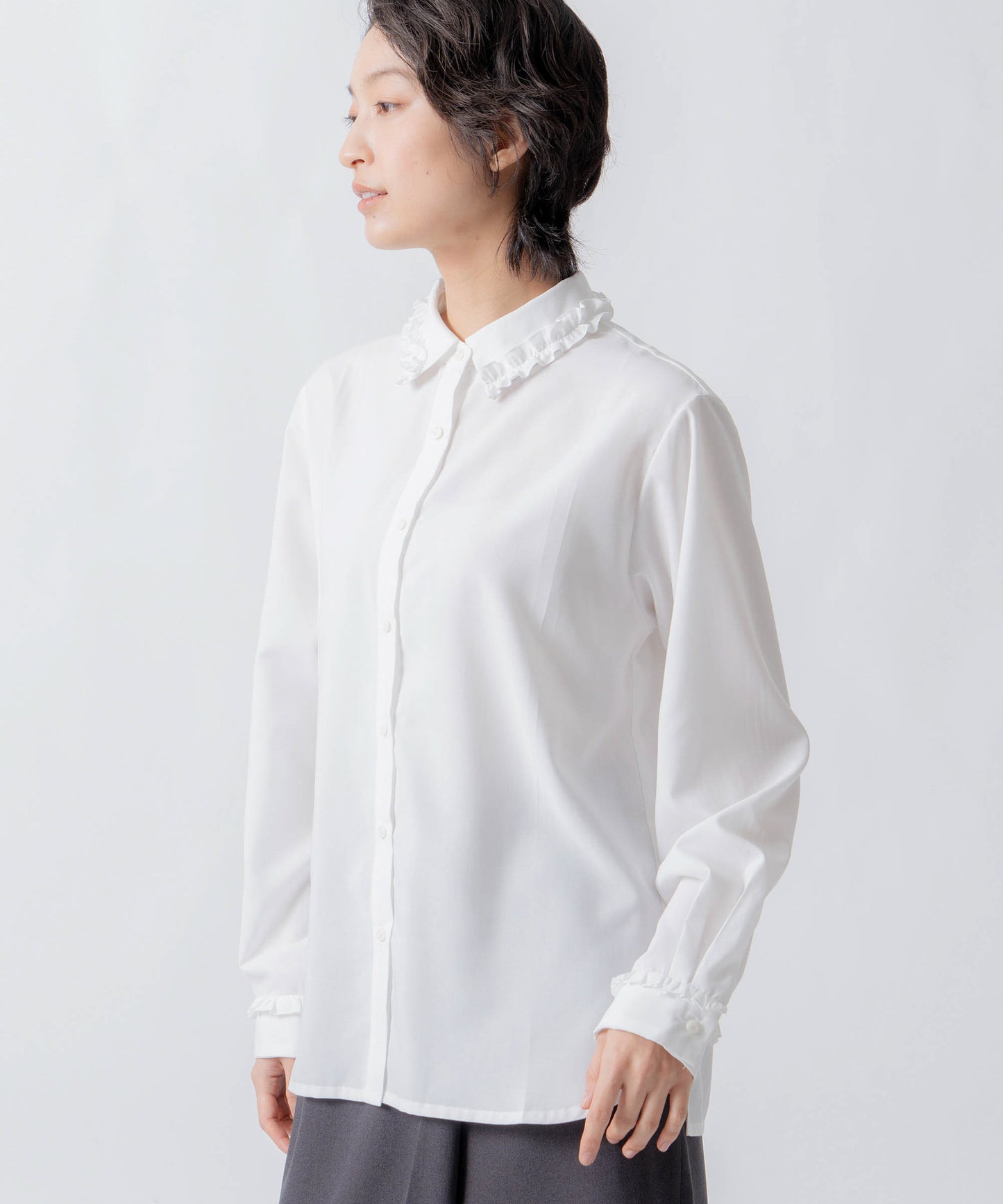 frill collar blouse / WHT26FBL4102