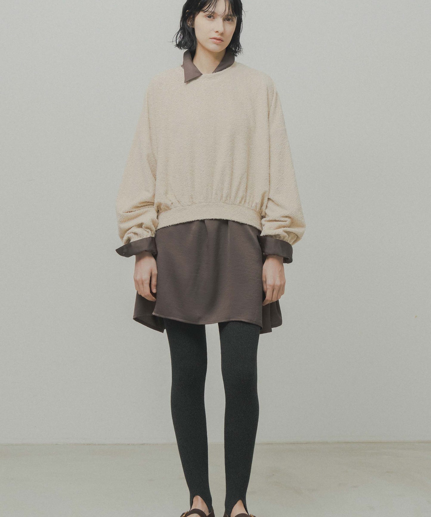 wide satin shirt / WHT26FBL4104