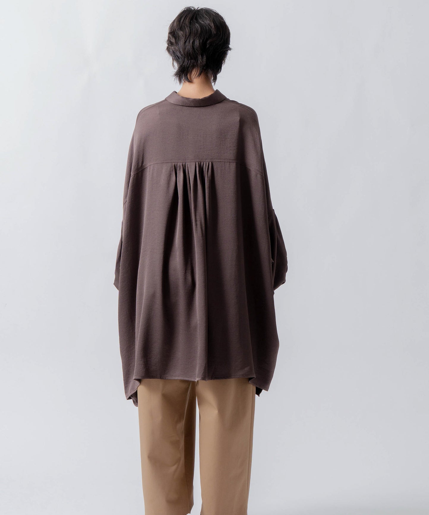 wide satin shirt / WHT26FBL4104