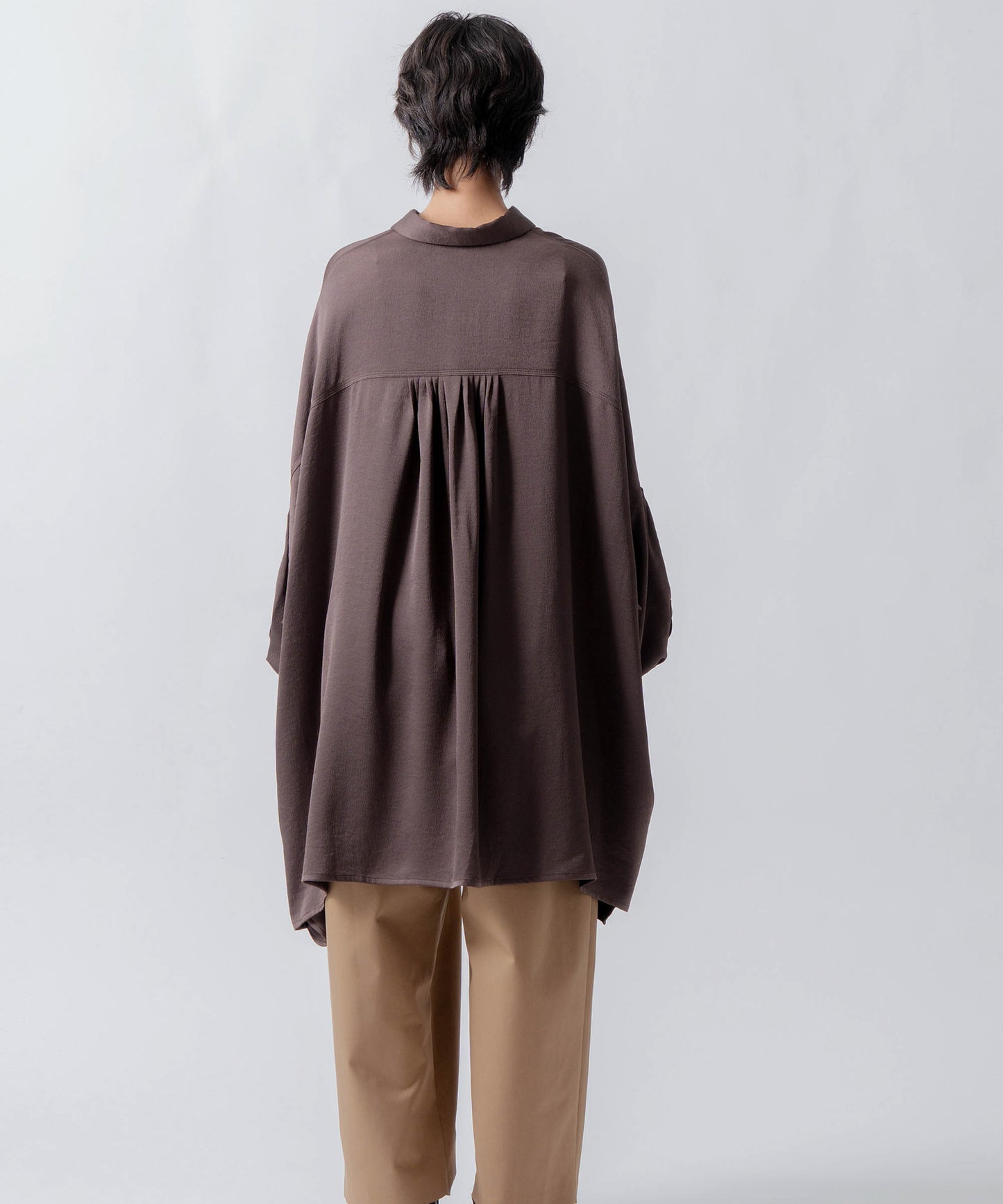 wide satin shirt / WHT26FBL4104