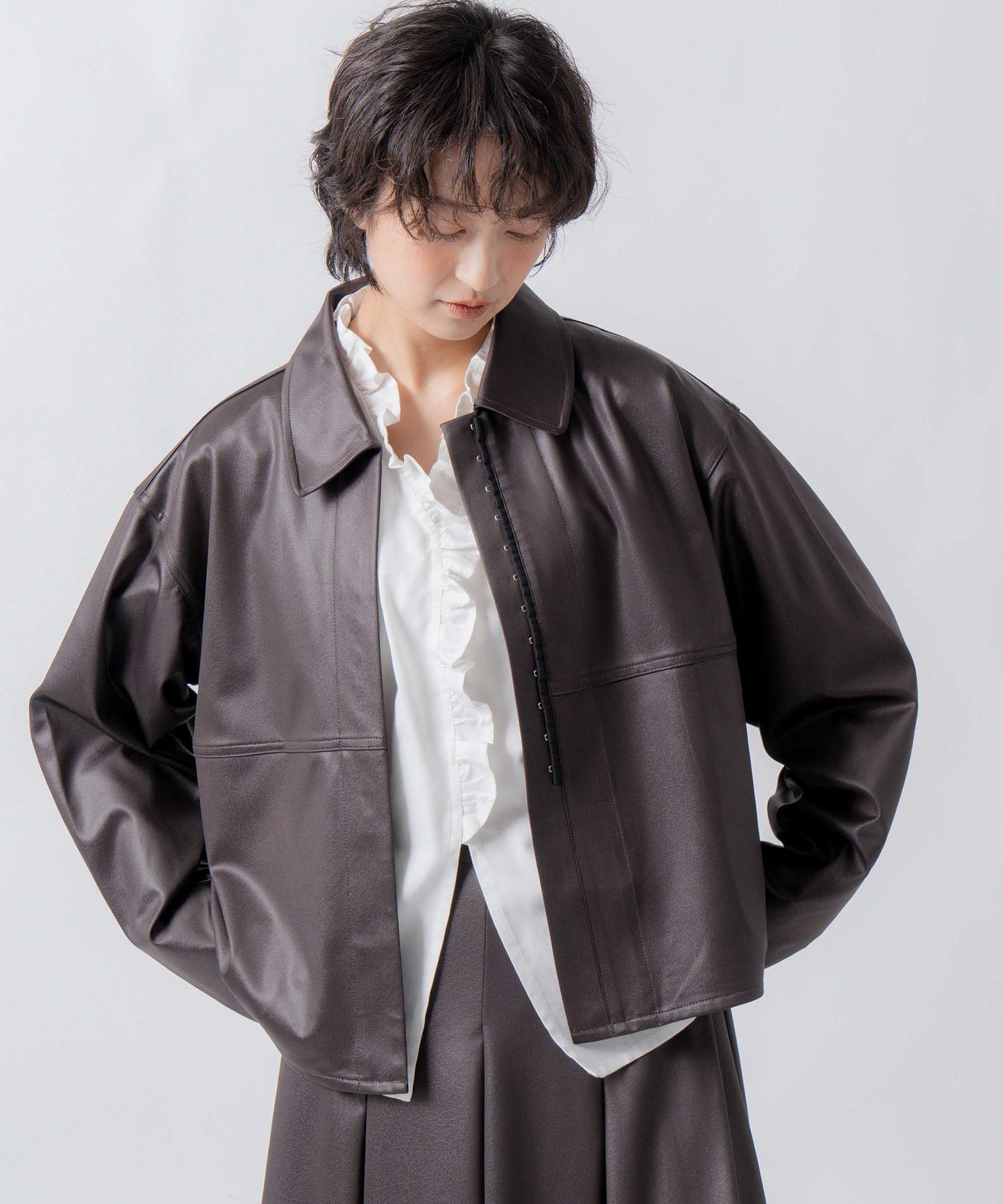 leather like shirt jacket / WHT26FBL4106