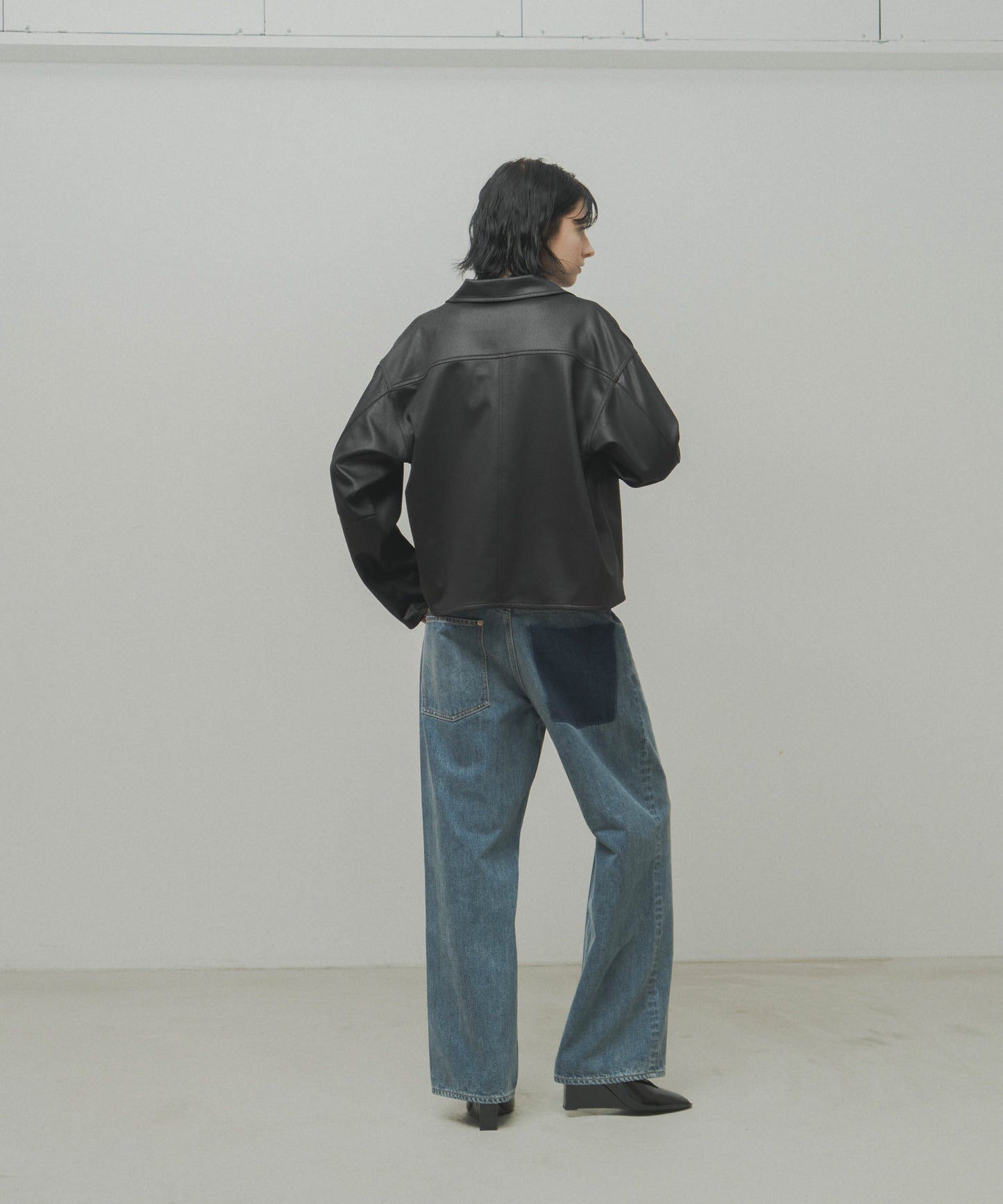 leather like shirt jacket / WHT26FBL4106