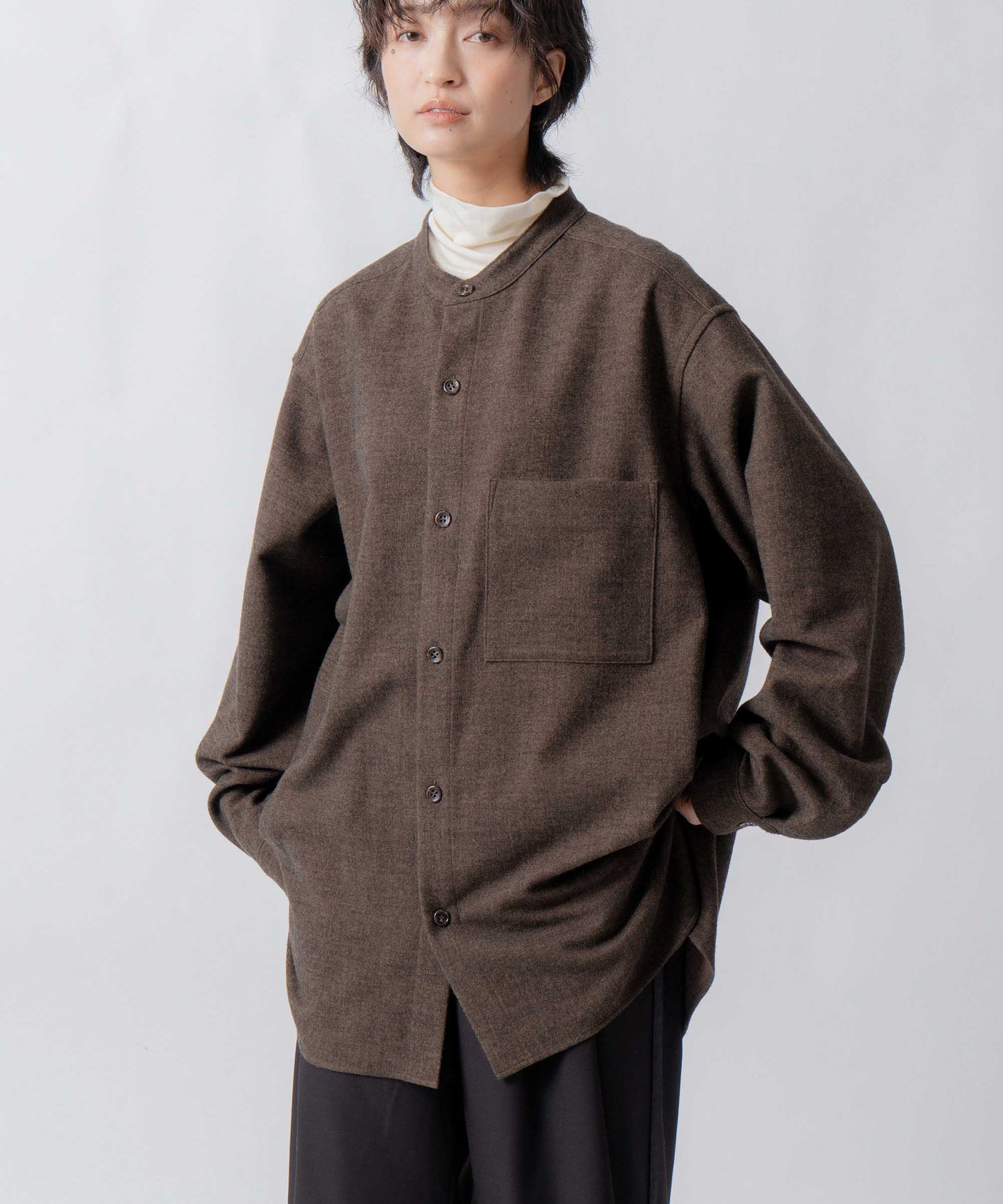 band collar shirt / WHT26FBL4107