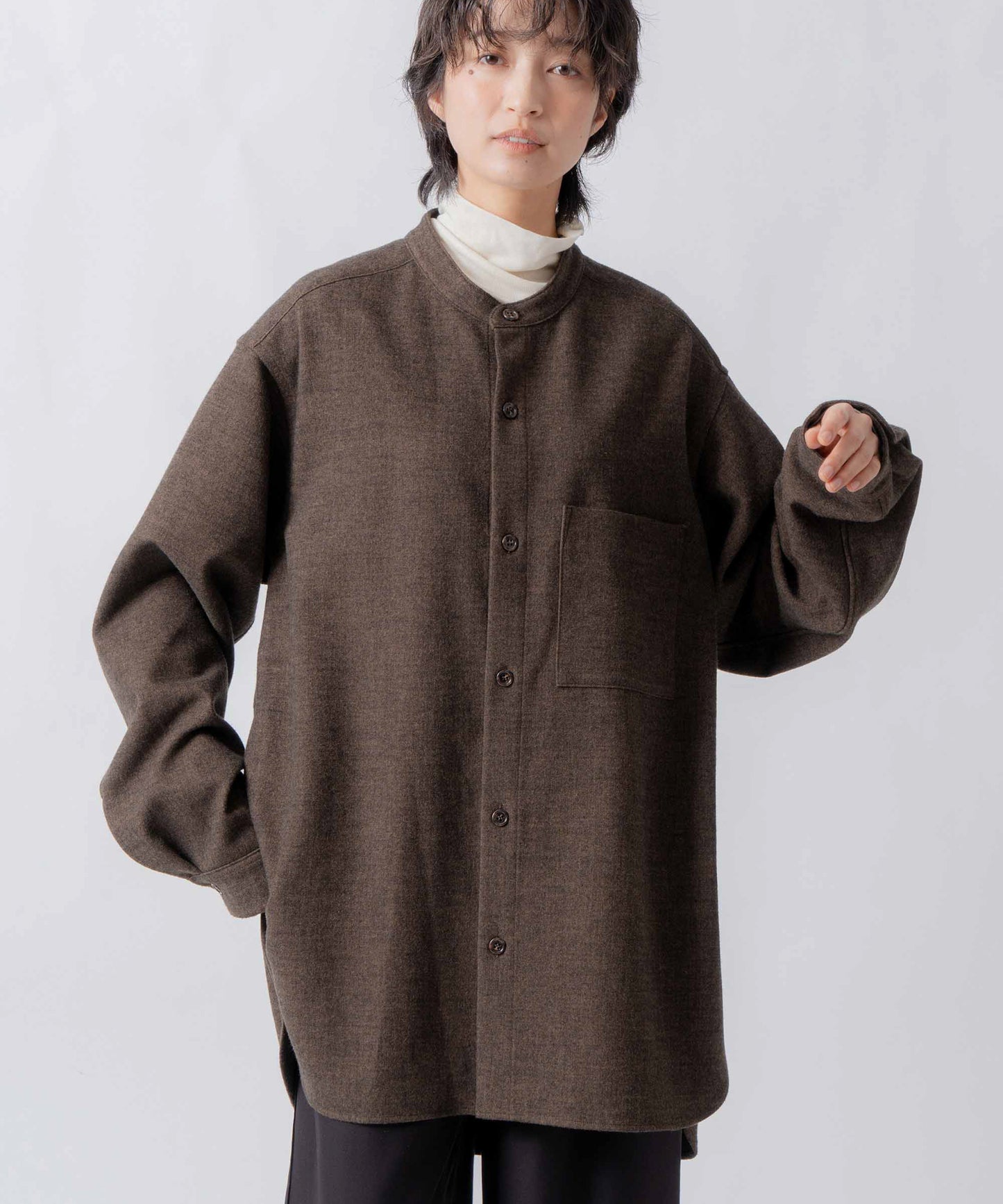band collar shirt / WHT26FBL4107