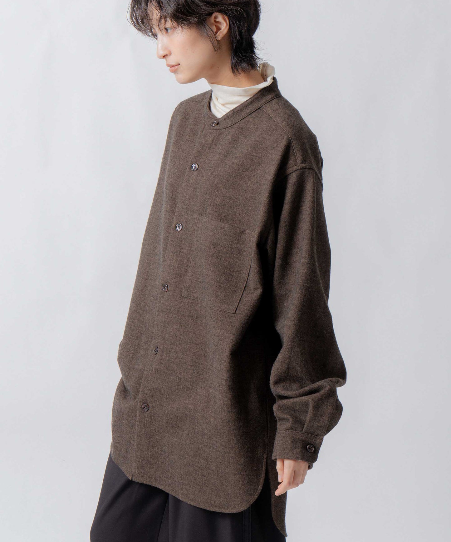 band collar shirt / WHT26FBL4107