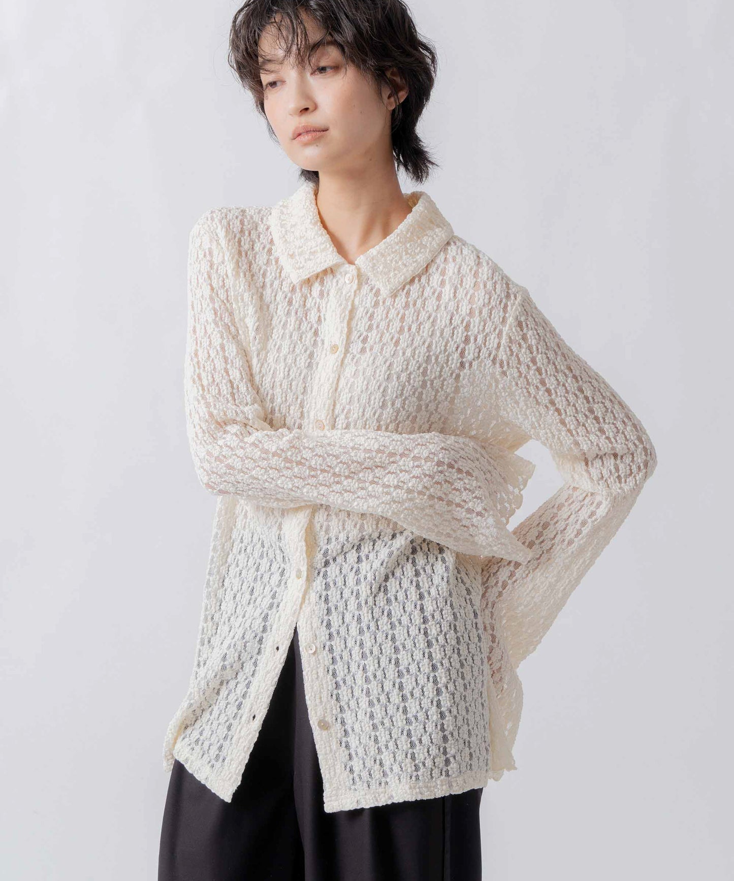 lace button shirt / WHT26FBL4108
