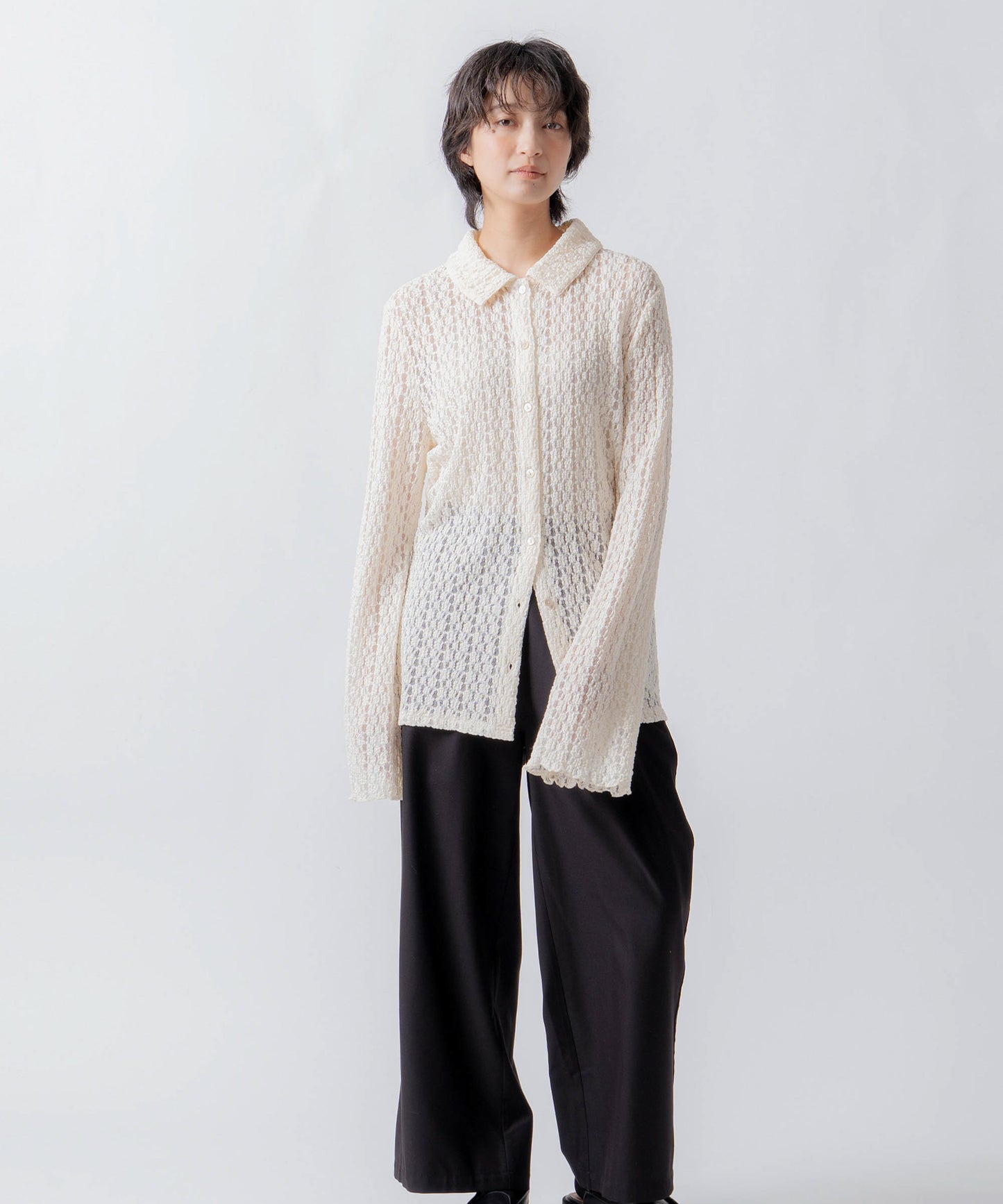 lace button shirt / WHT26FBL4108
