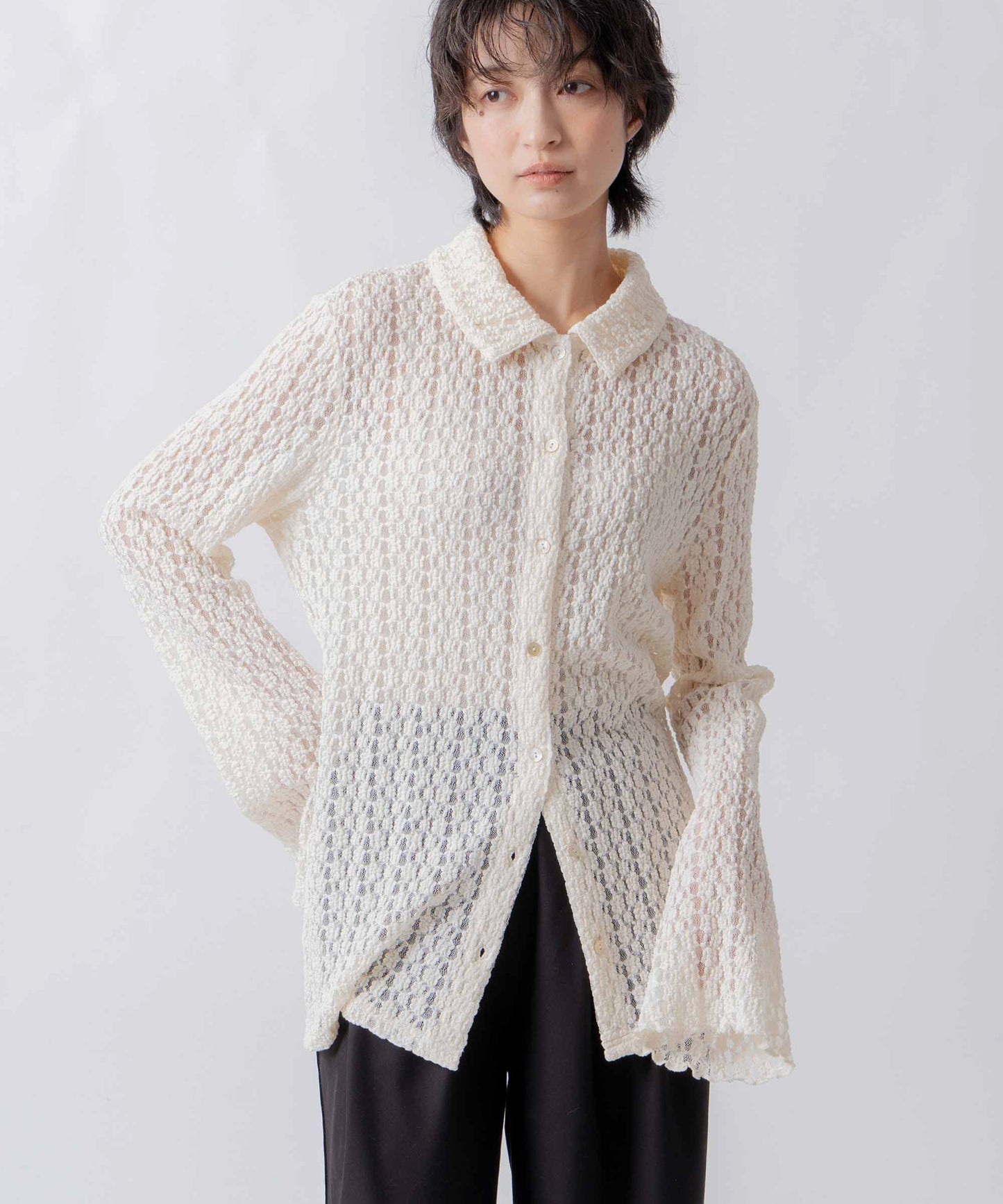 lace button shirt / WHT26FBL4108