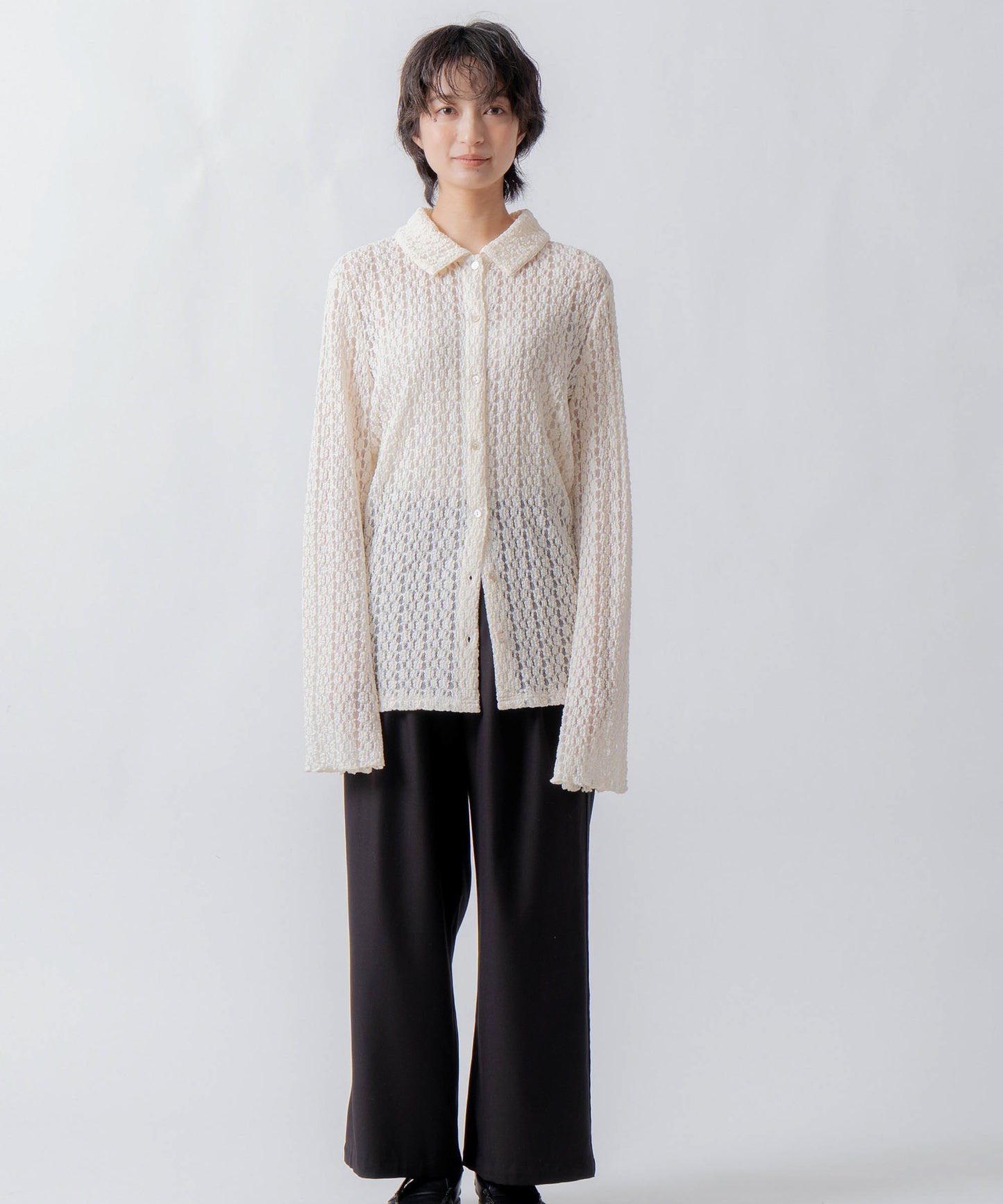 lace button shirt / WHT26FBL4108