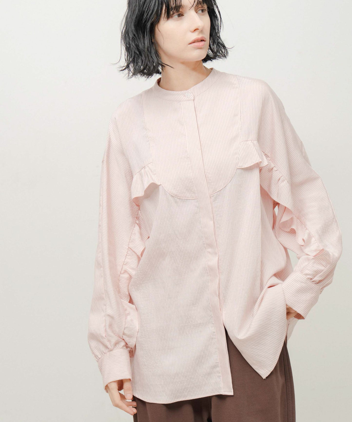 curve frill stripe blouse / WHT26FBL4109