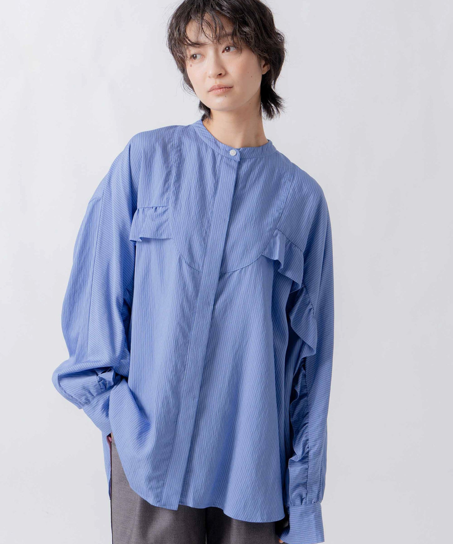 curve frill stripe blouse / WHT26FBL4109