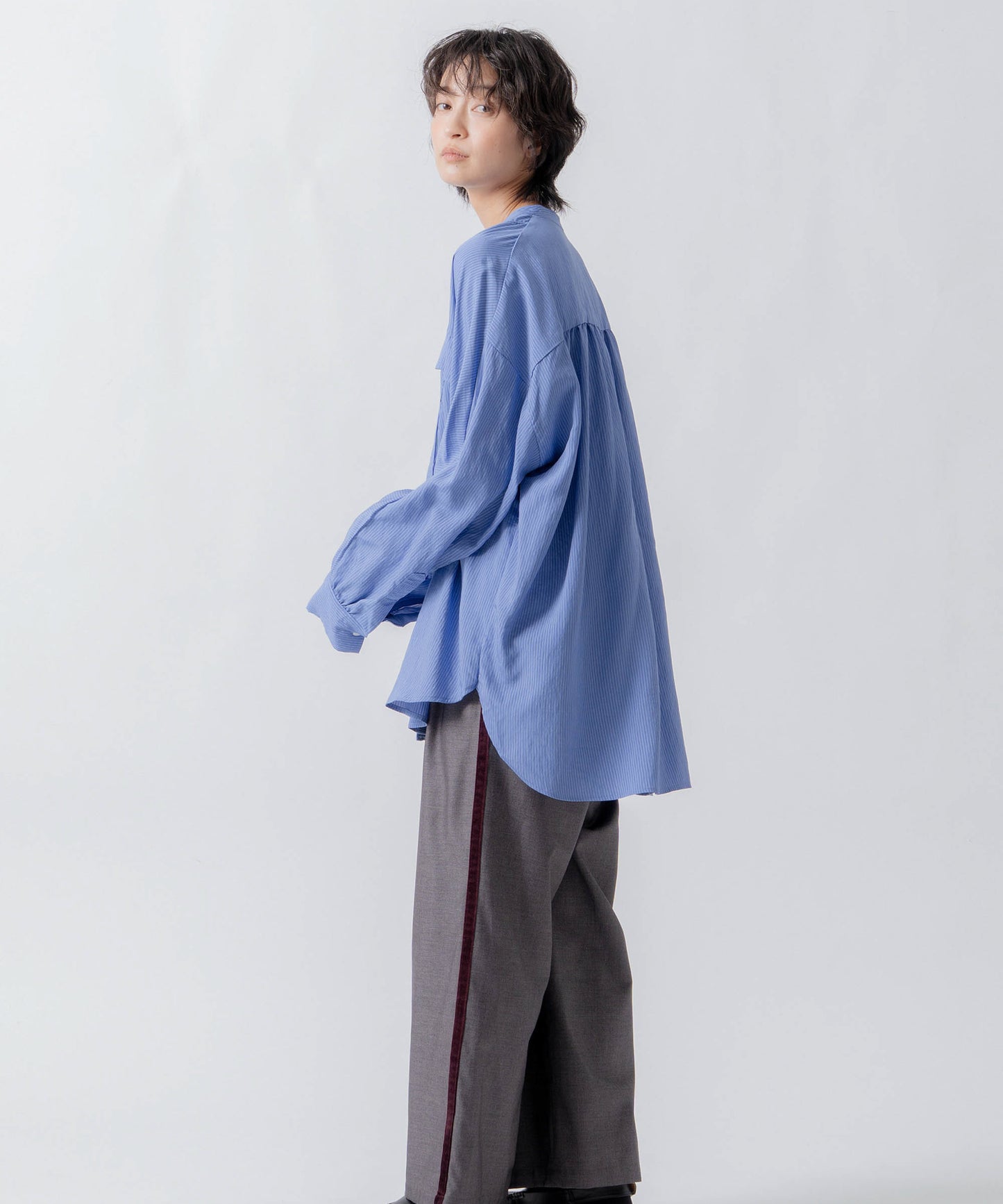 curve frill stripe blouse / WHT26FBL4109